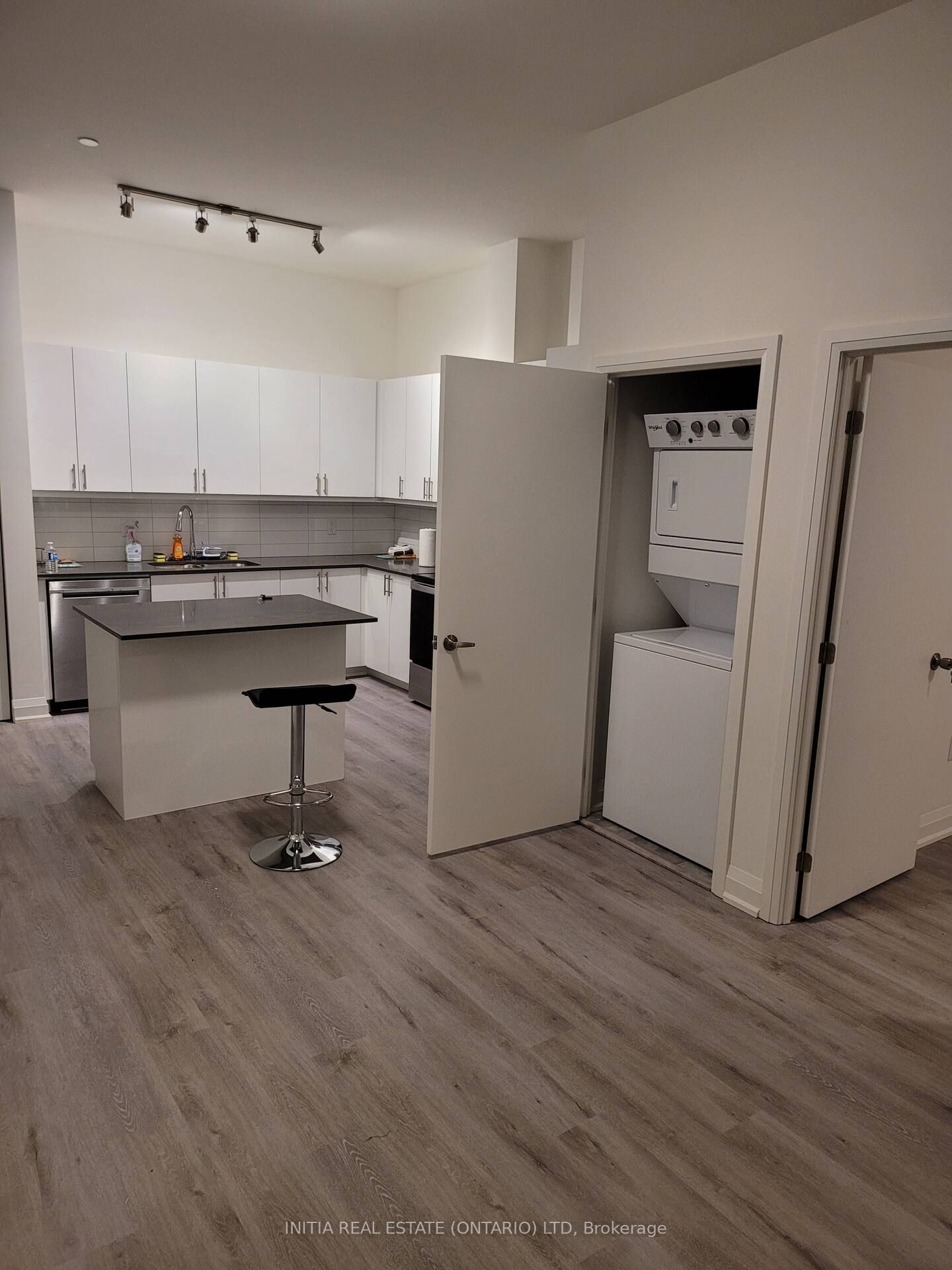 58 Lakeside (SHARED-KITCHEN) Terrace 110, Barrie, ON L4M 7B9 photo 3