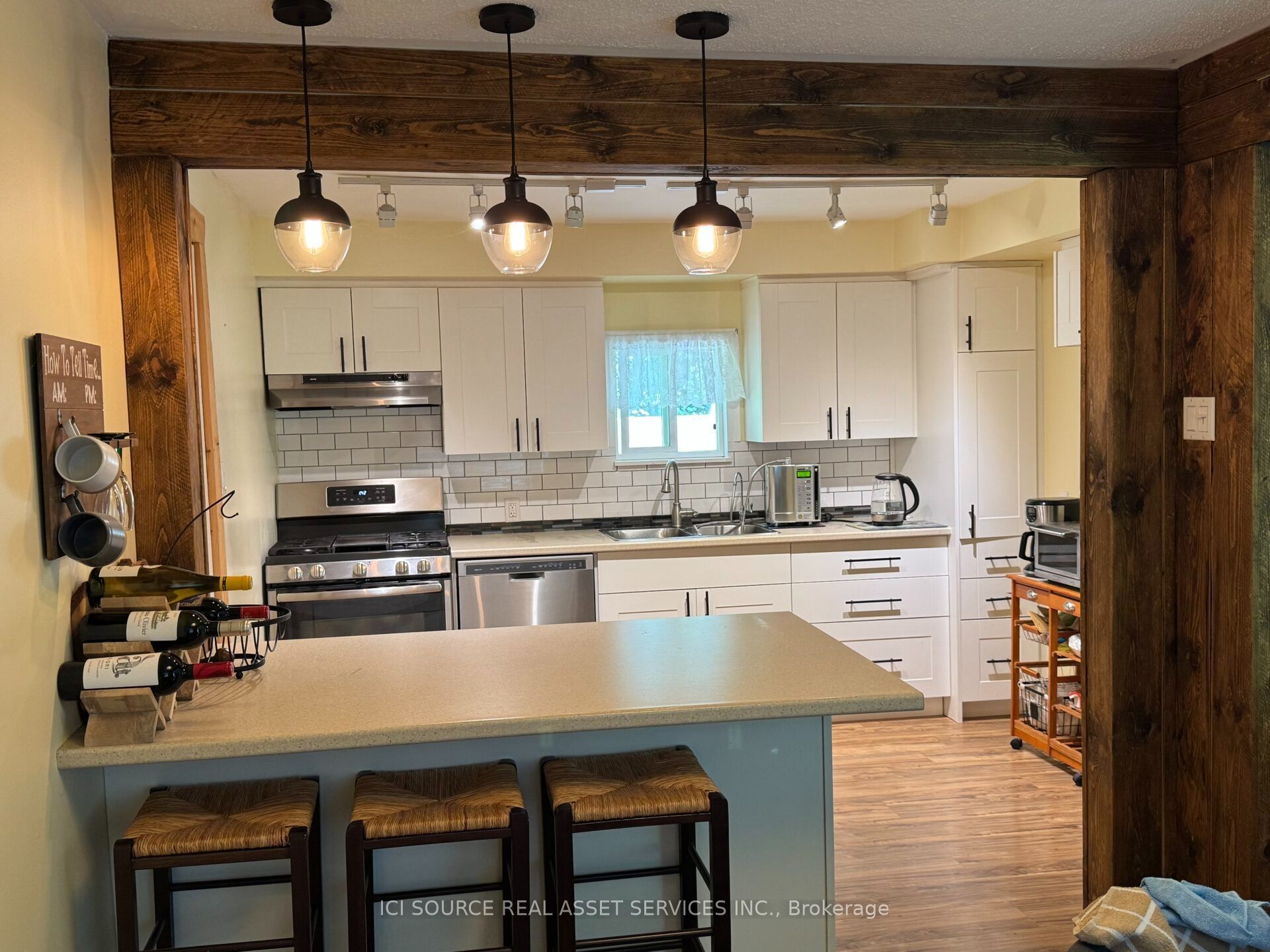 95 Melrose Avenue, Wasaga Beach, ON L9Z 2T2 photo 3