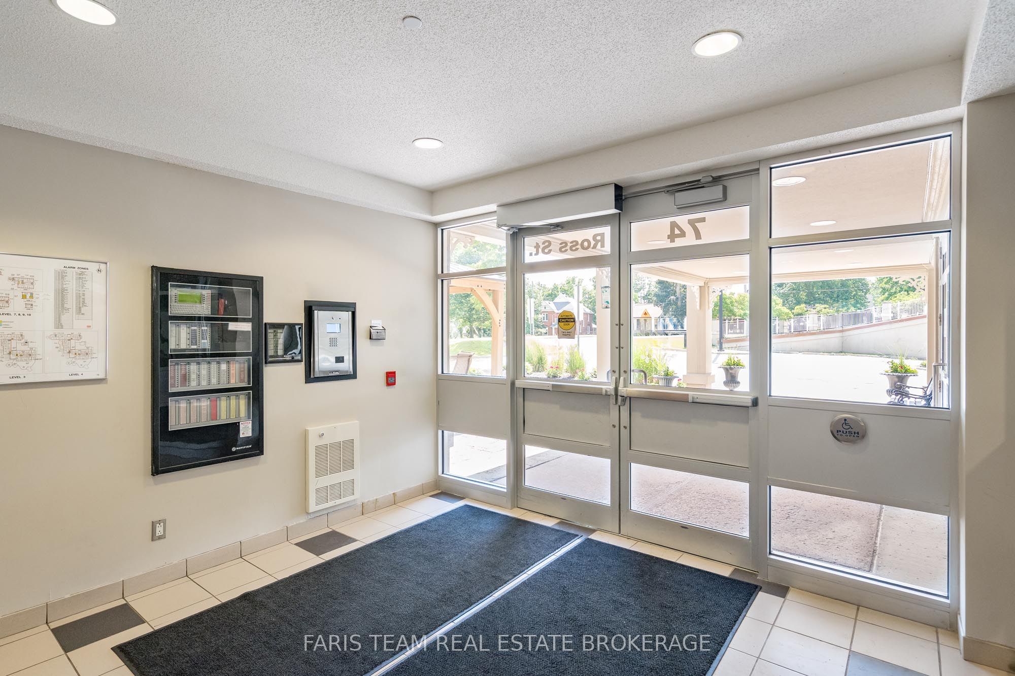 74 Ross Street 82, Barrie, ON L4N 1G3 photo 4