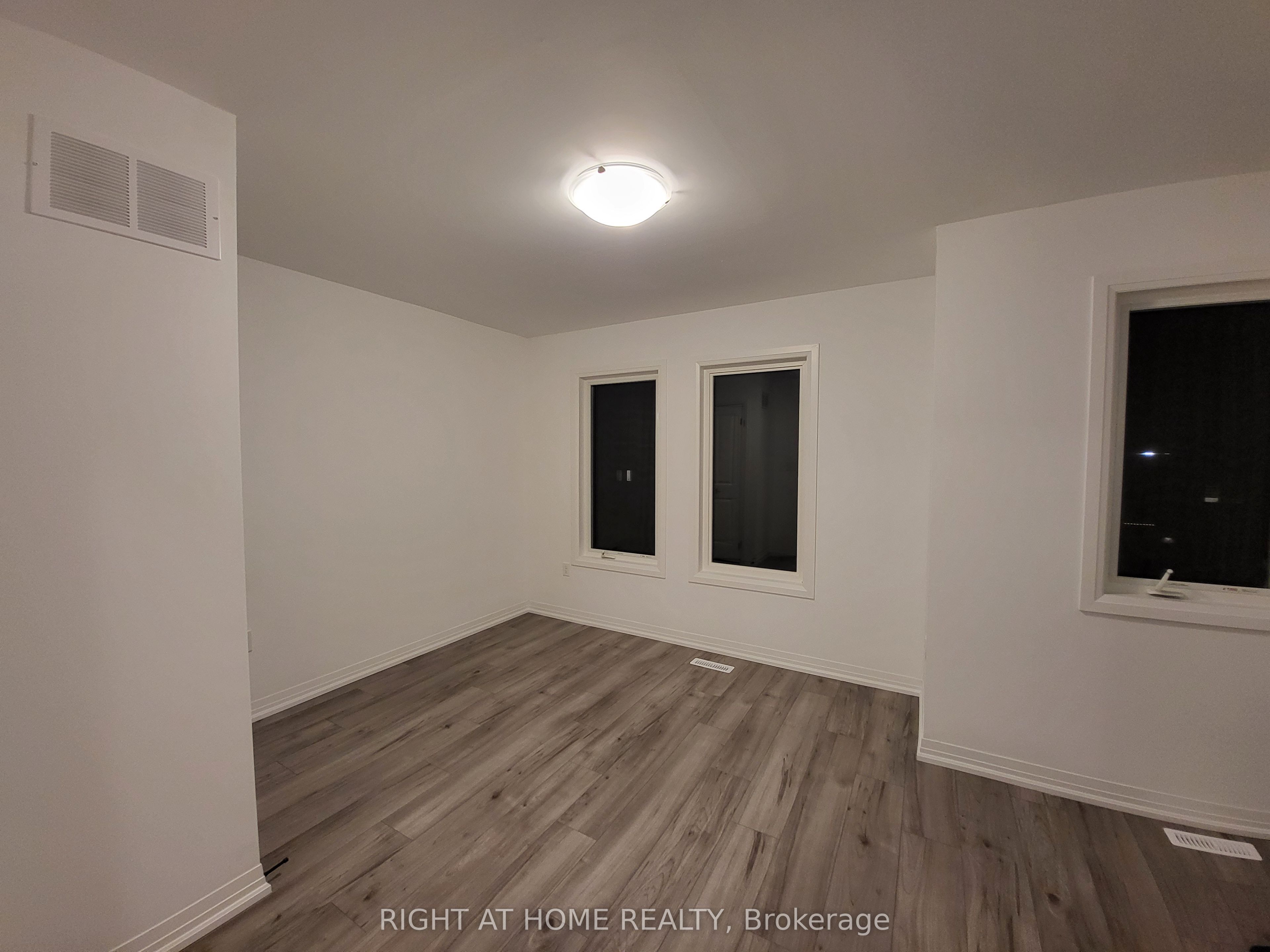 23 Fairlane Avenue, Barrie, ON L9J 0N1 photo 5