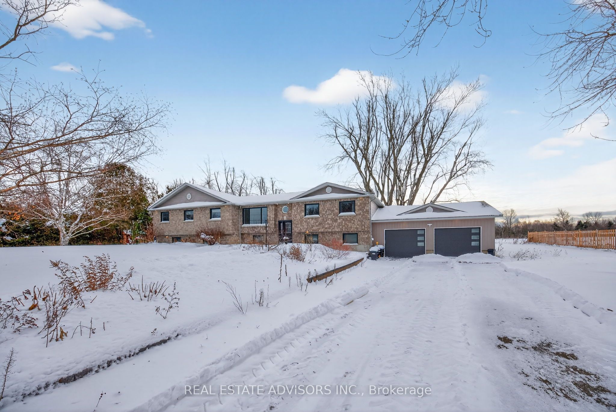 1563 15 16 Side Road E, Oro-Medonte, ON L0L 1T0 photo 2