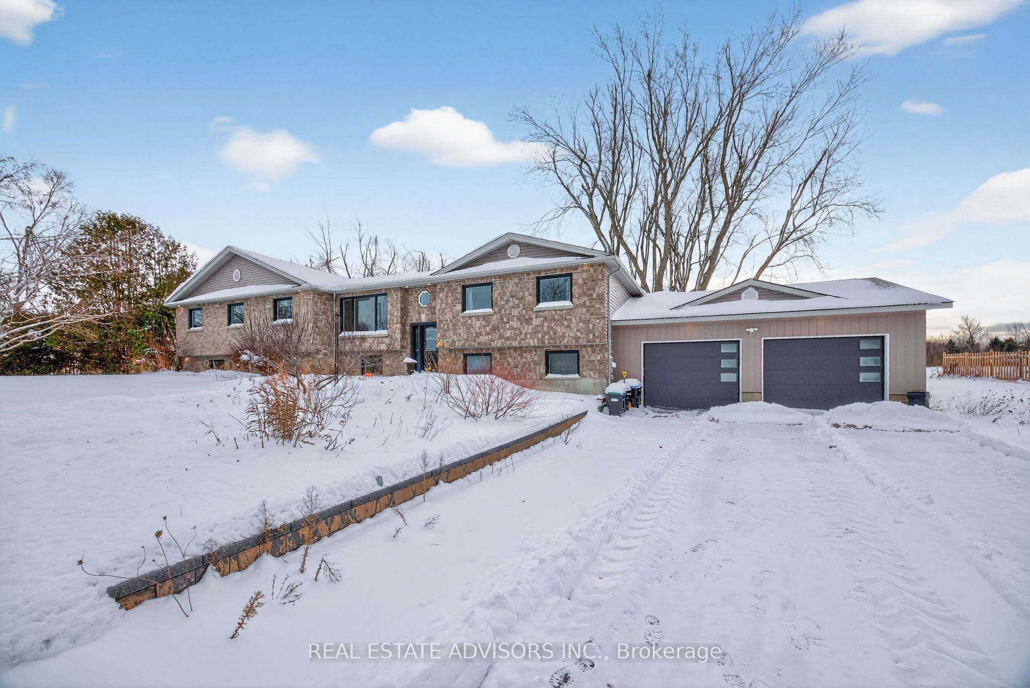 1563 15 16 Side Road E, Oro-Medonte, ON L0L 1T0 photo 3