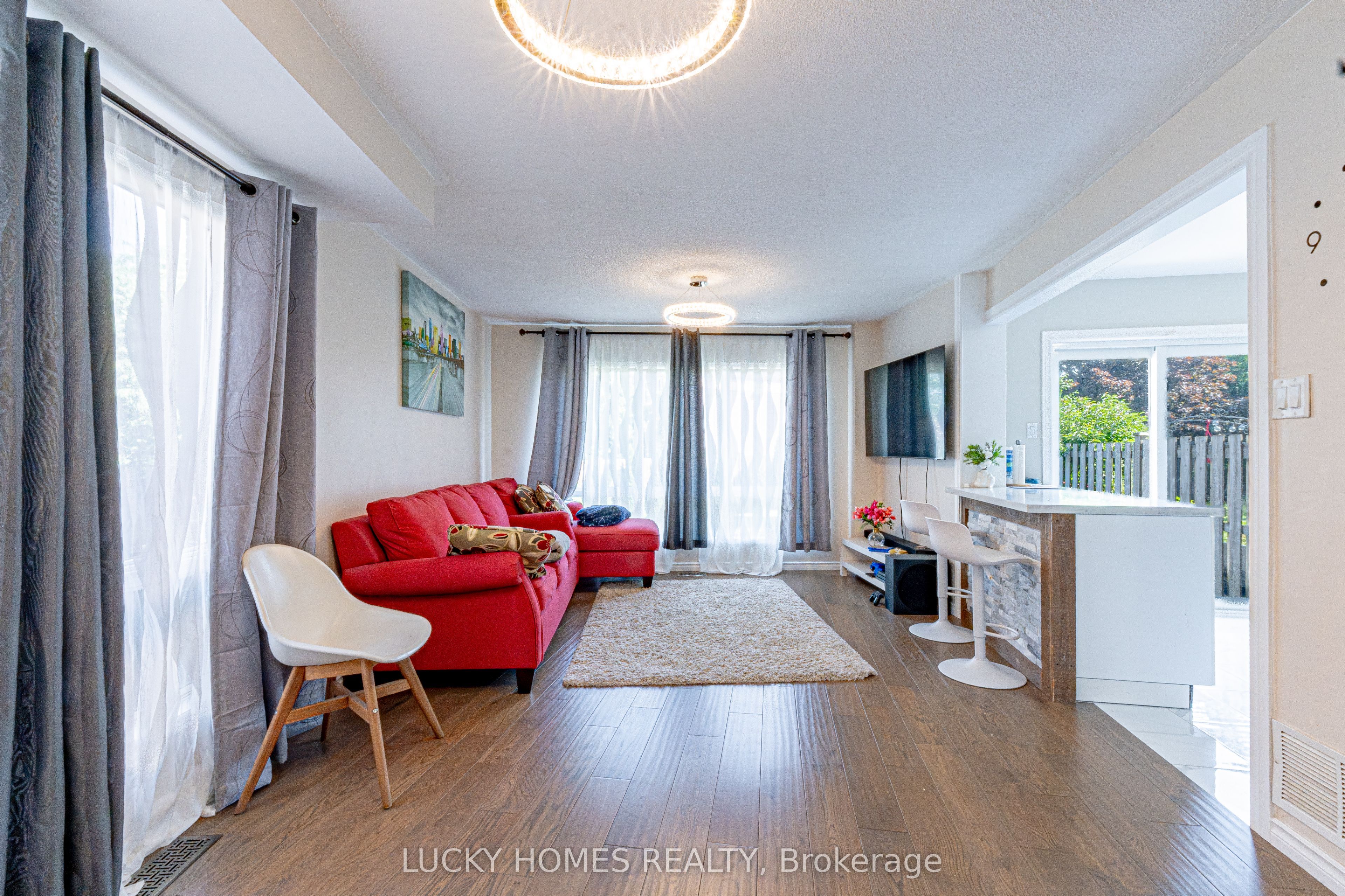 65 Lyfytt Crescent, Barrie, ON L4N 7X5 photo 5