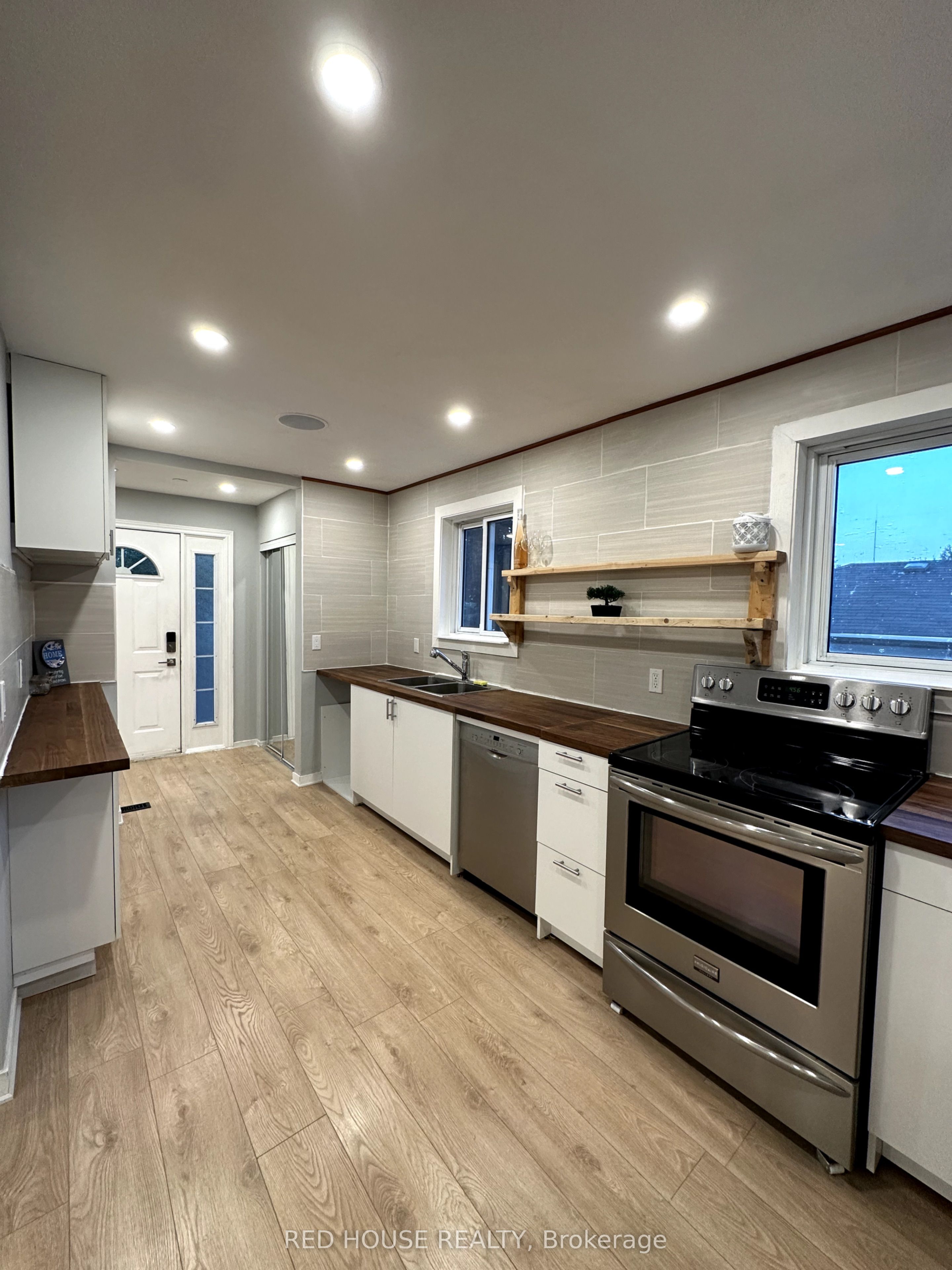 52 Charlbrook Avenue, Barrie, ON L4M 2Y4 photo 3