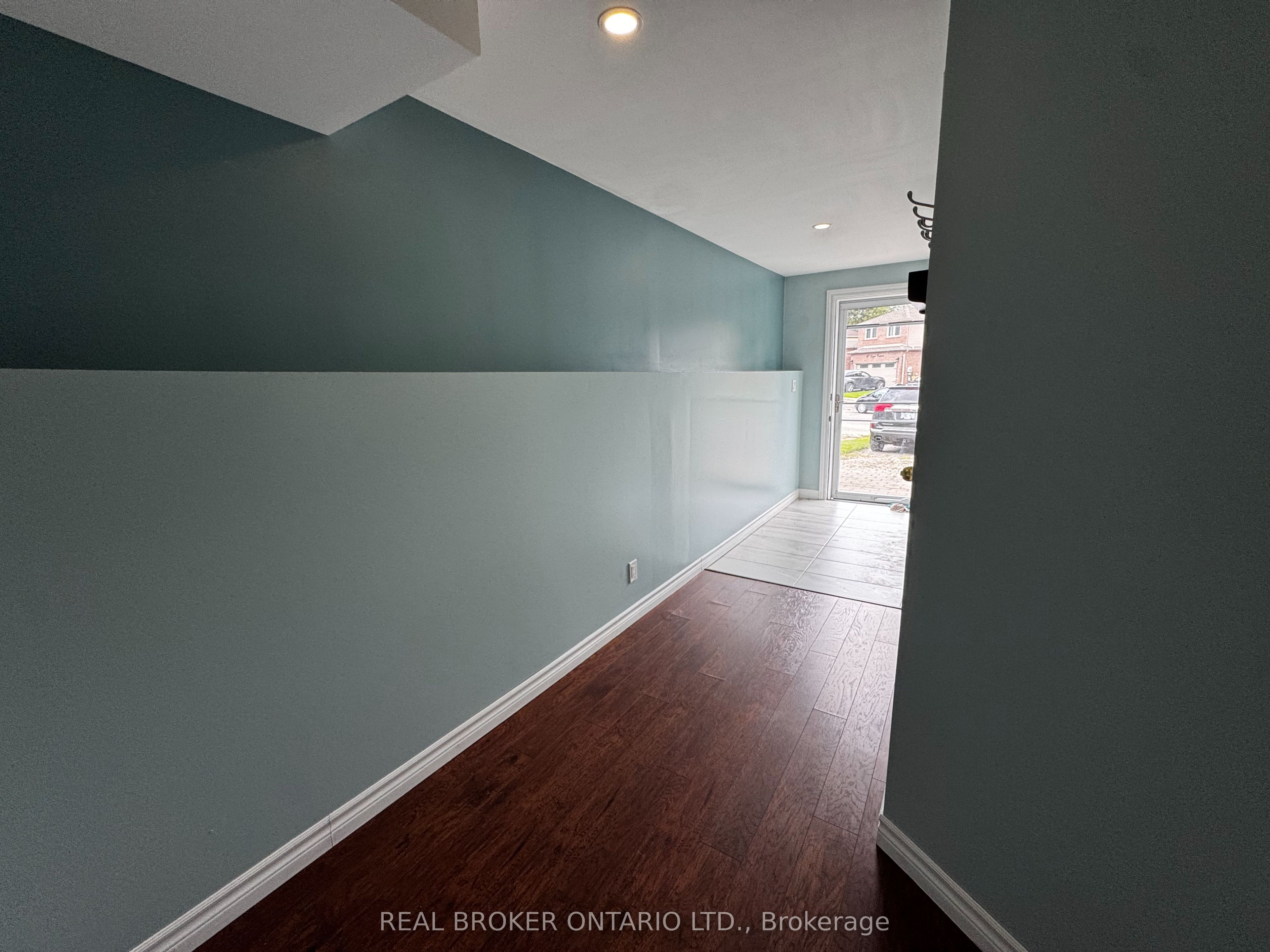 34 Engel Crescent A, Barrie, ON L4N 6K5 photo 4