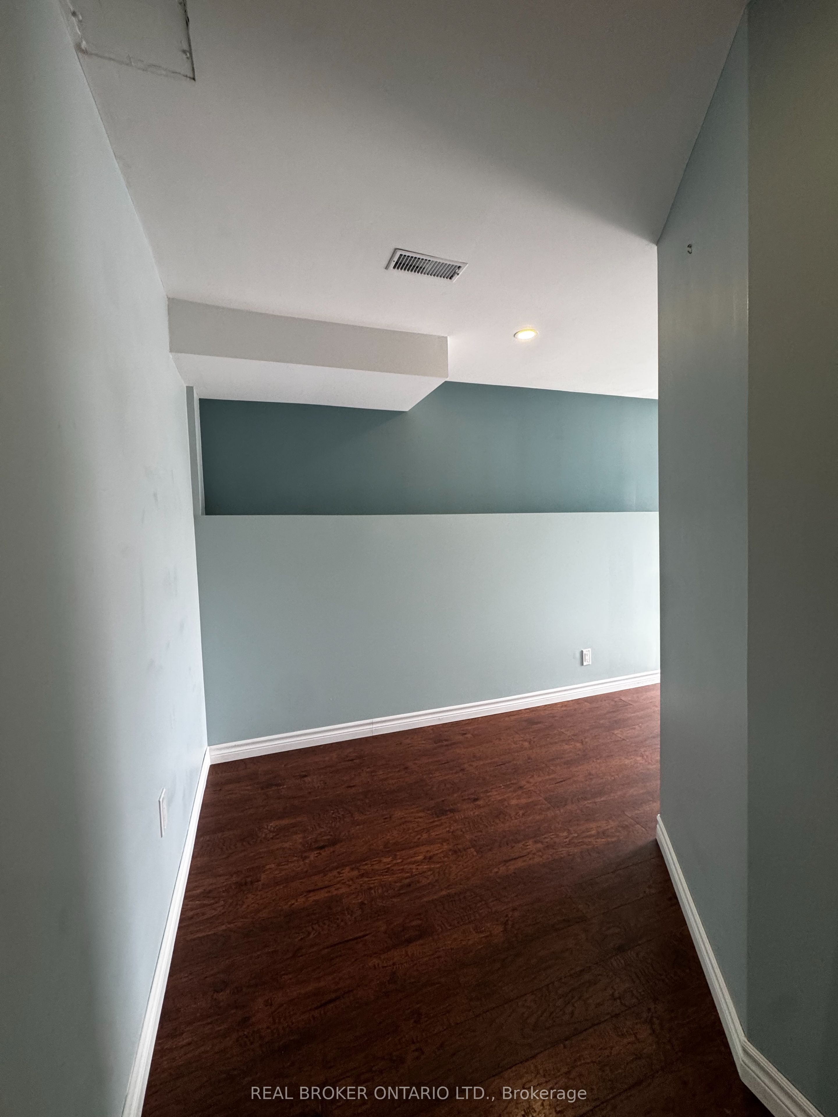 34 Engel Crescent A, Barrie, ON L4N 6K5 photo 5