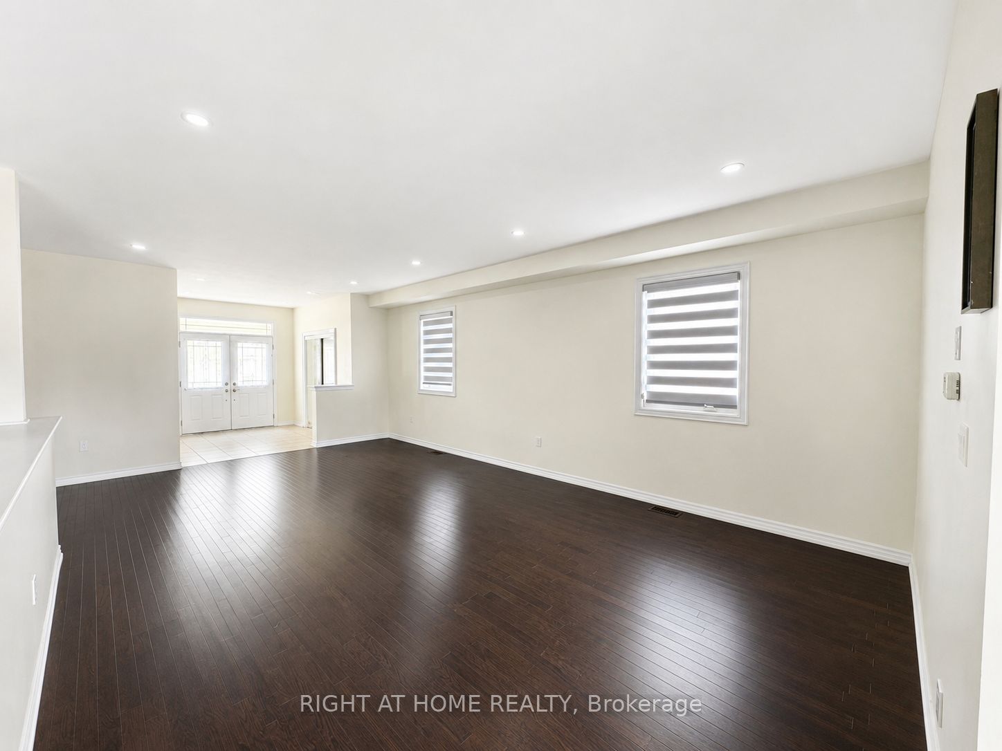 8 Pearl Street, Wasaga Beach, ON L9Z 0G9 photo 4