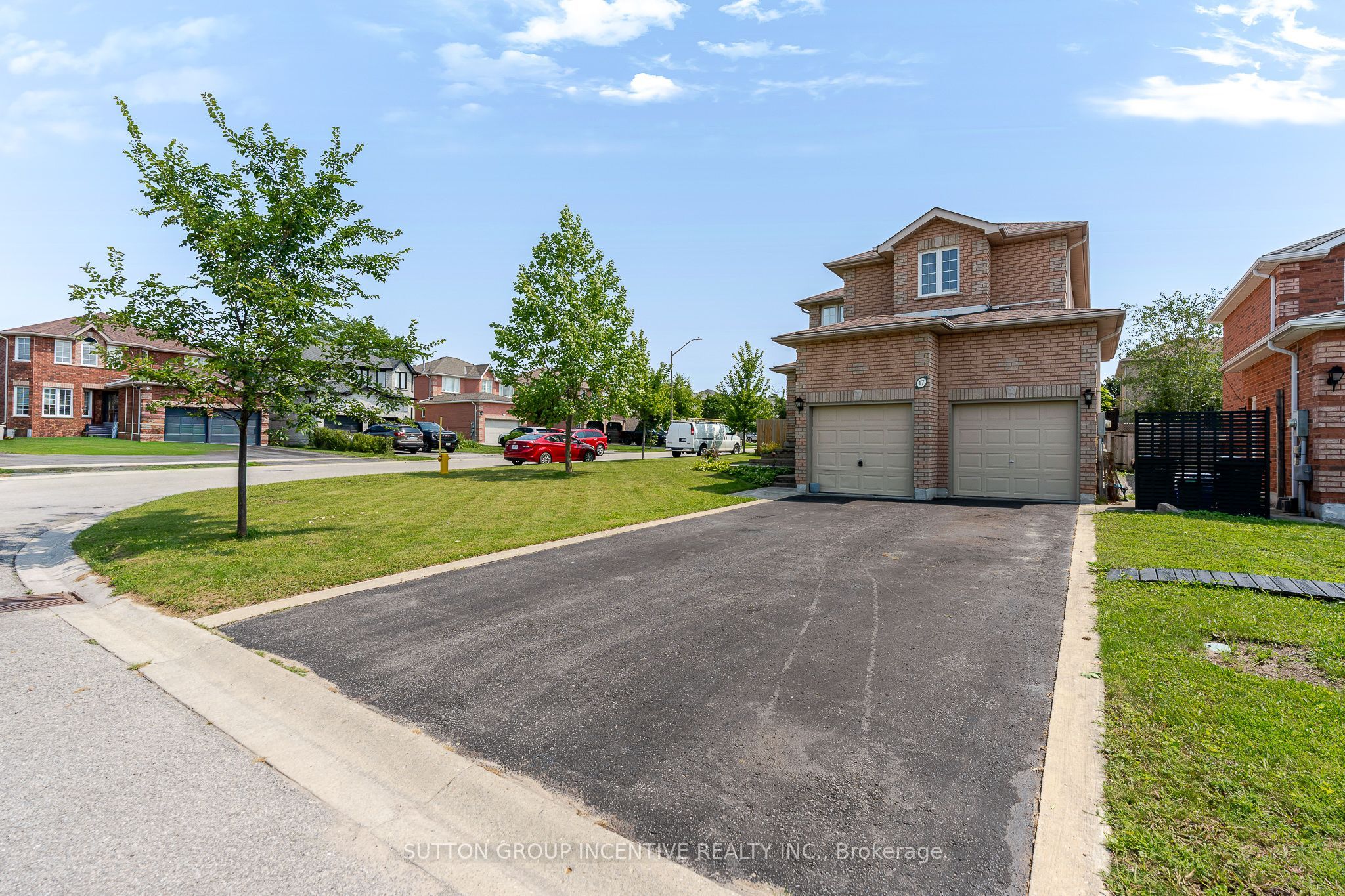 17 Shaina Court, Barrie, ON L4N 9S6 photo 3