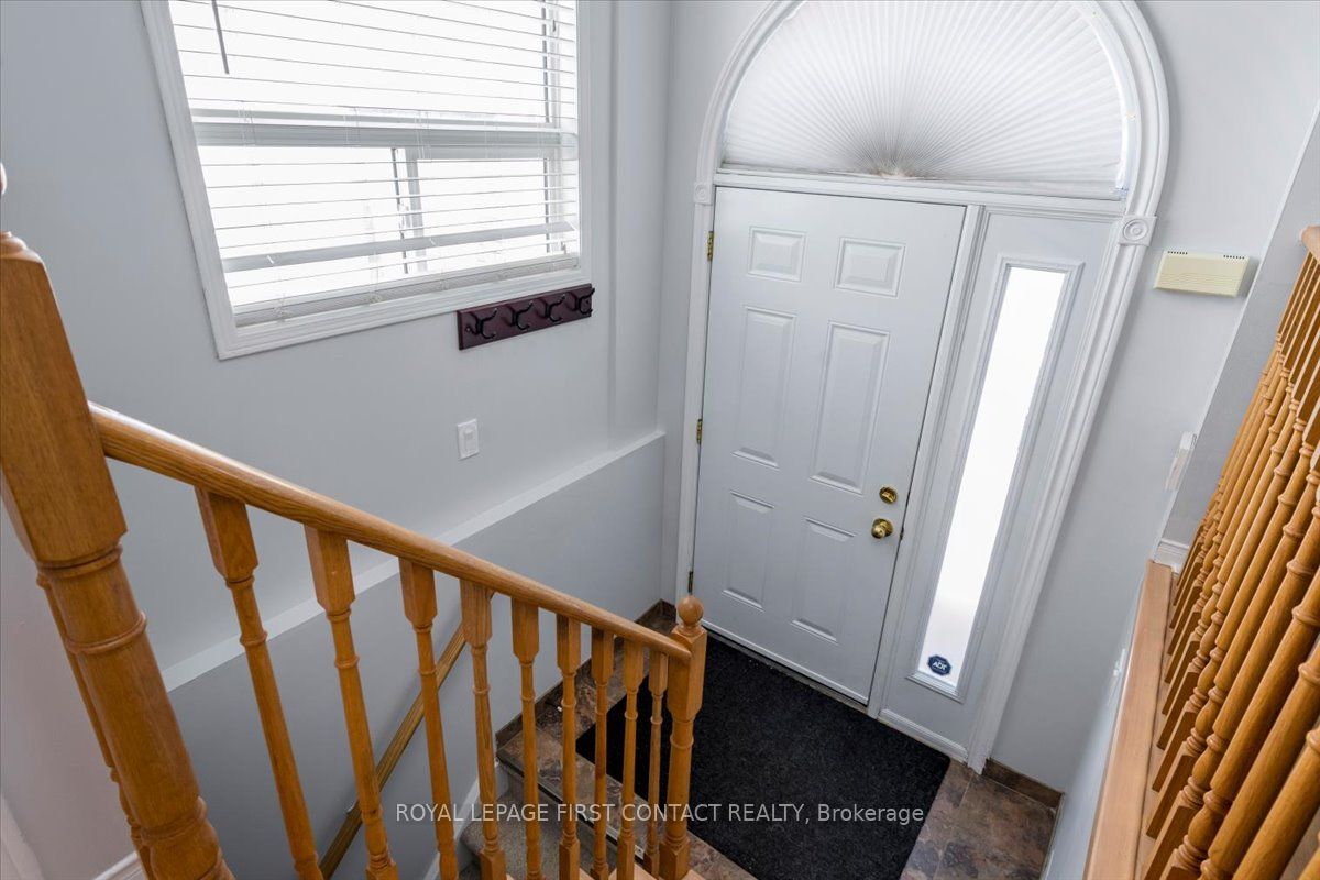 36 CHURCHLAND Drive, Barrie, ON L4N 8P9 photo 3