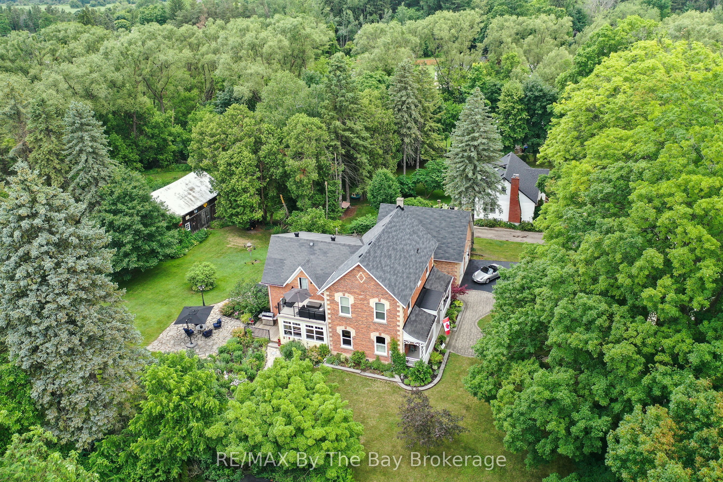 214 Elm Street, Clearview, ON L0M 1S0 photo 2