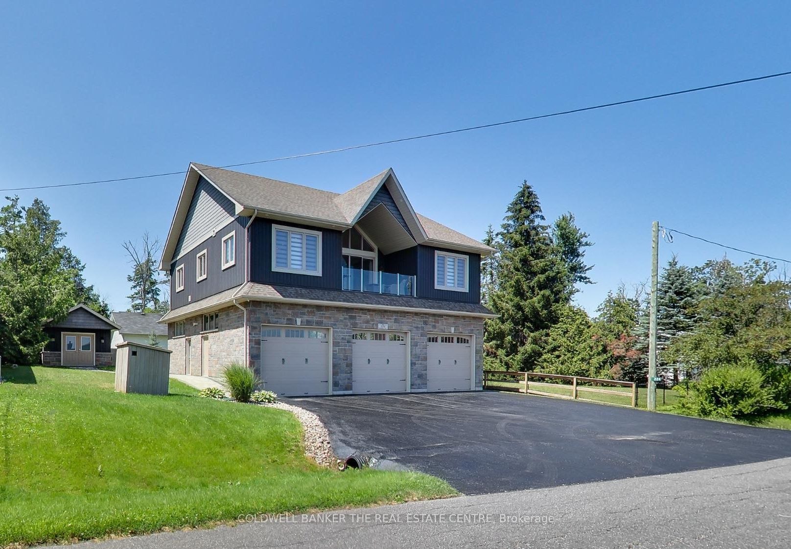 224 Lakeshore Road E, Oro-Medonte, ON L0L 2E0