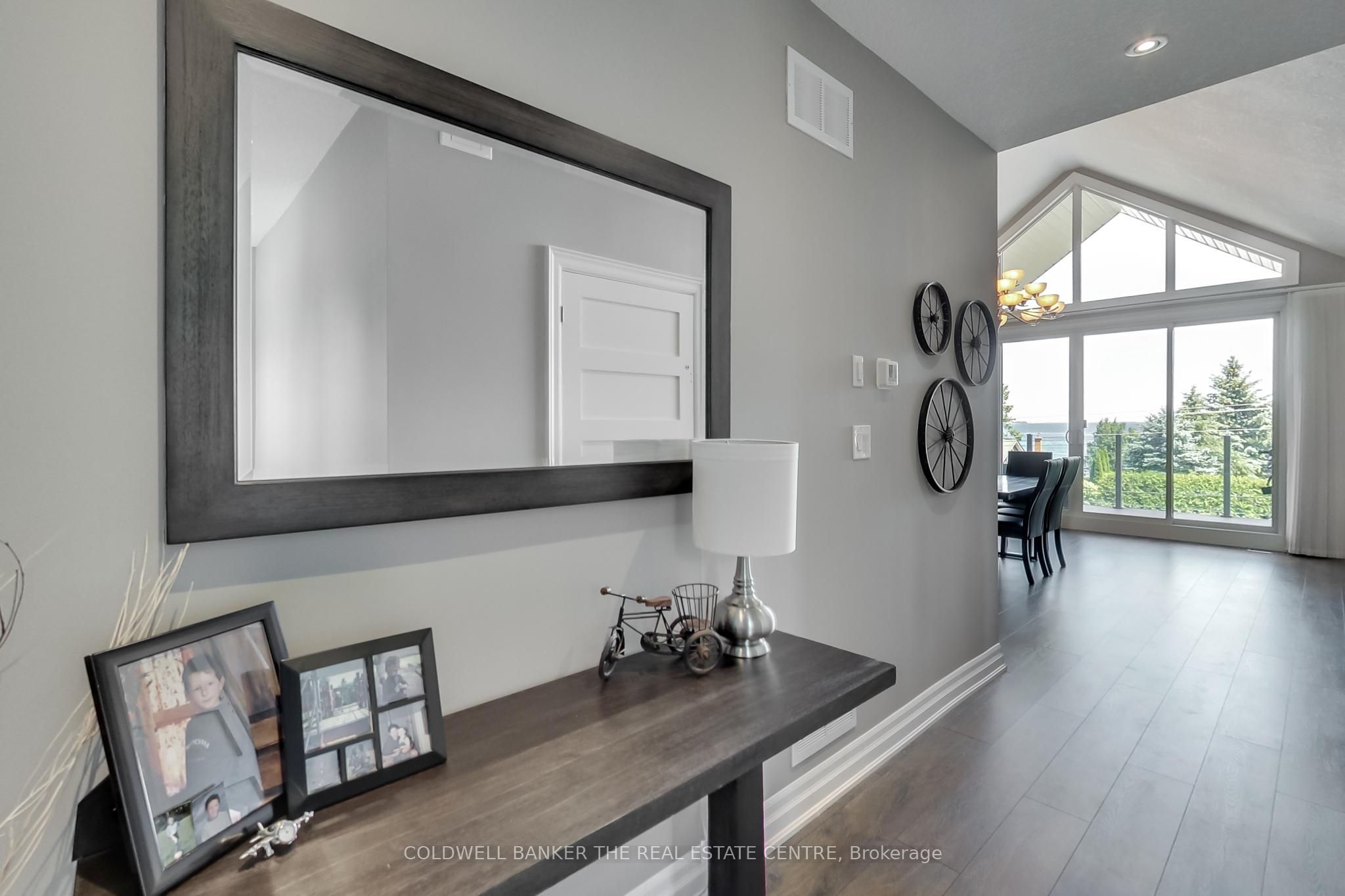 224 Lakeshore Road E, Oro-Medonte, ON L0L 2E0 photo 4