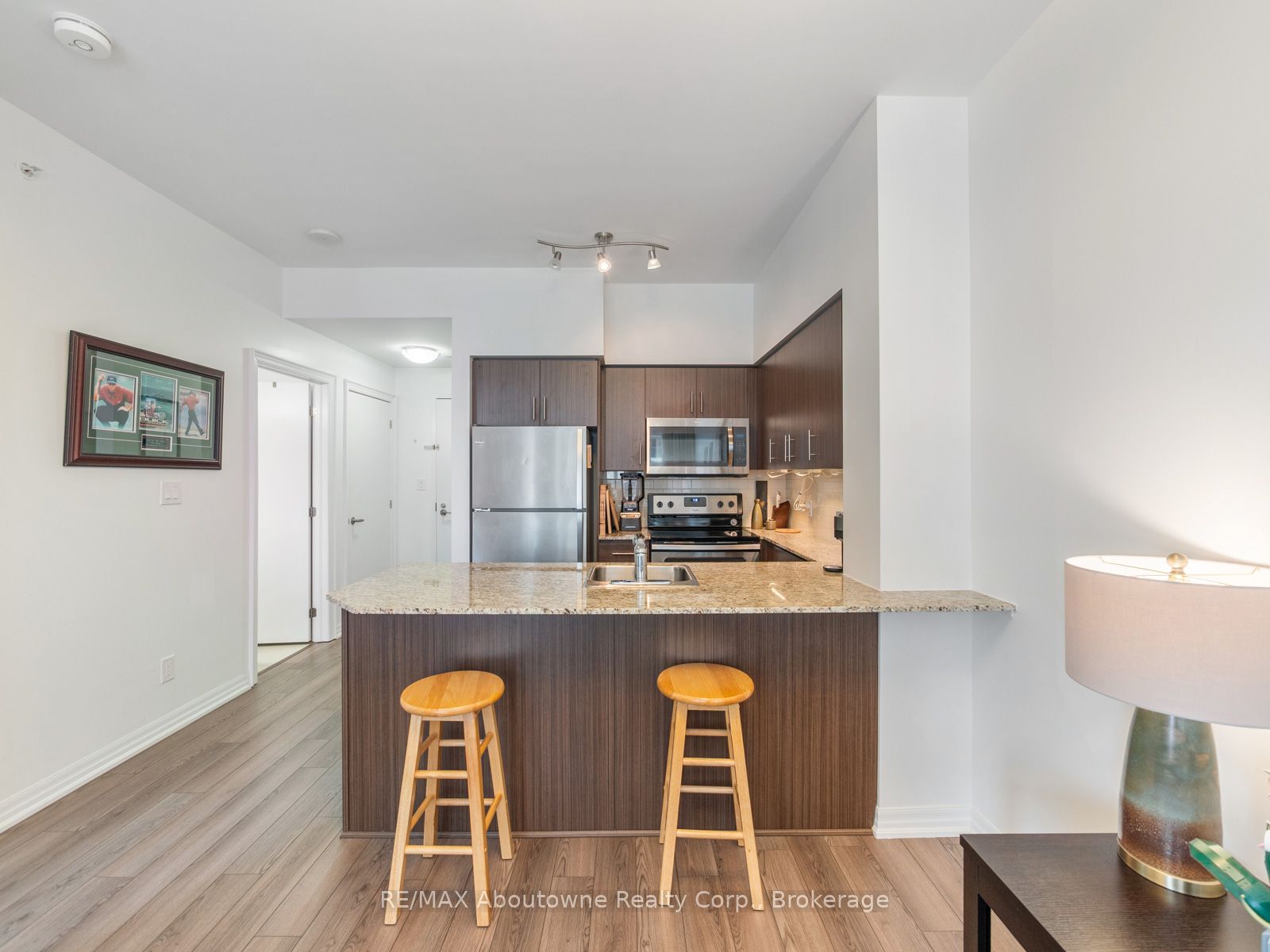 111 Worsley Street 709, Barrie, ON L4M 0J5 photo 4