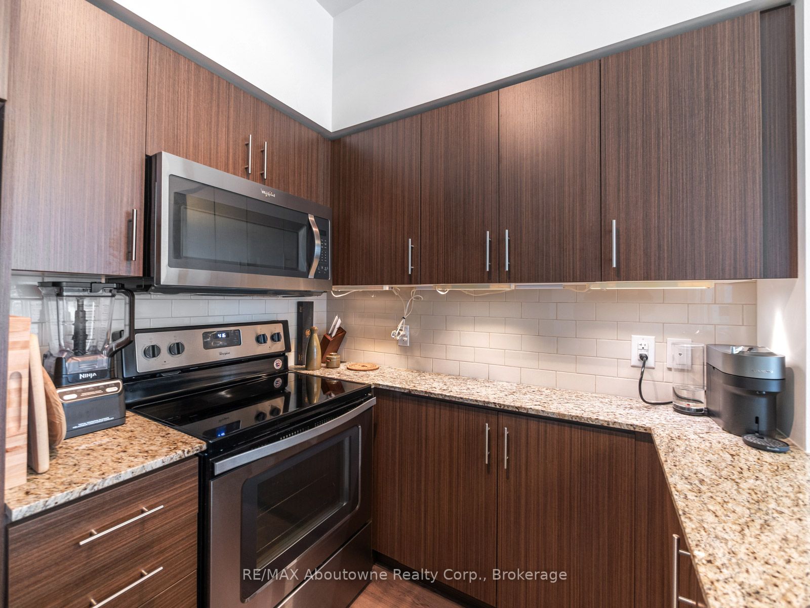 111 Worsley Street 709, Barrie, ON L4M 0J5 photo 5