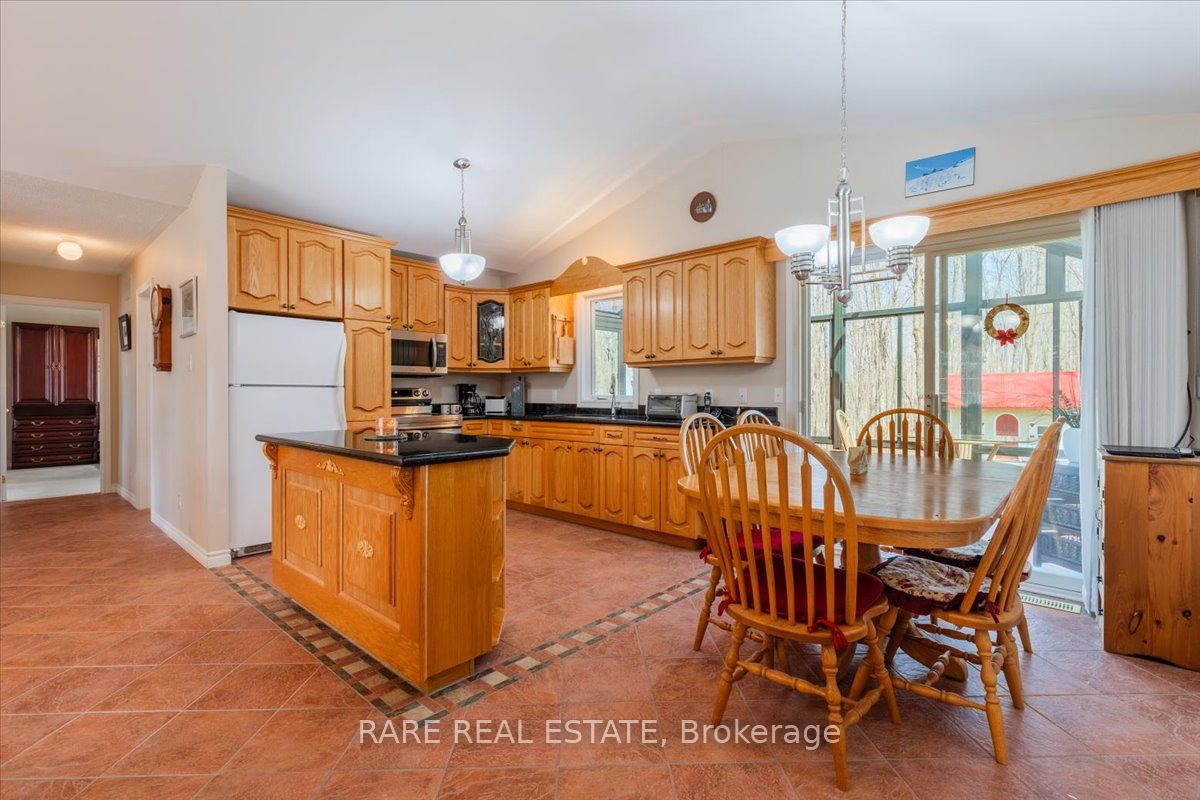 37 Boyd Crescent, Oro-Medonte, ON L0K 1N0 photo 4