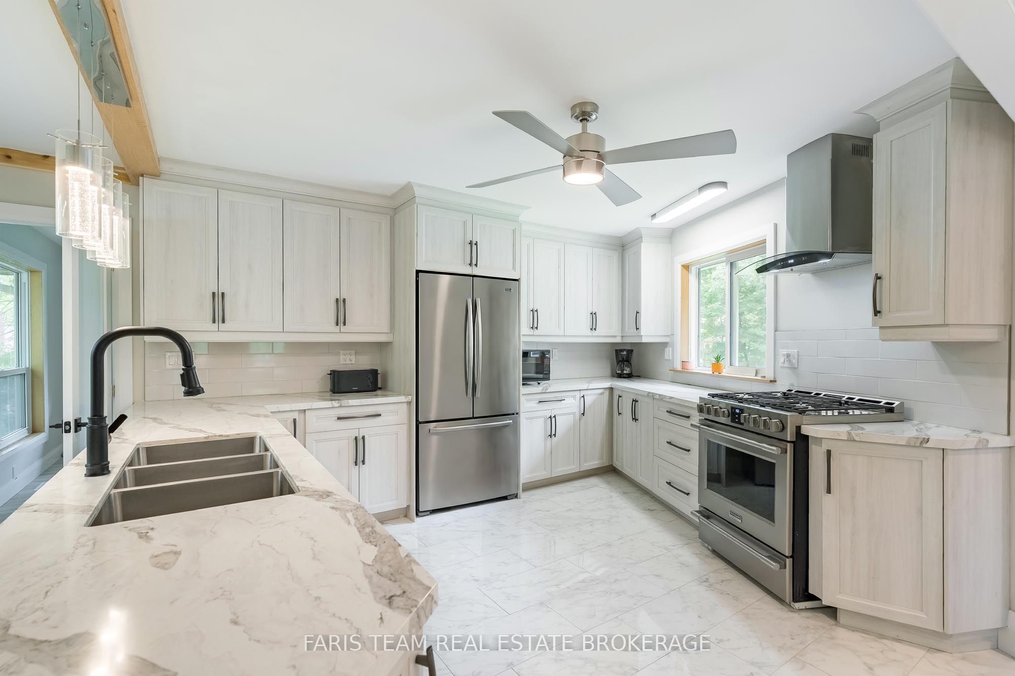 8 Joliet Crescent, Tiny, ON L9M 1R2 photo 5