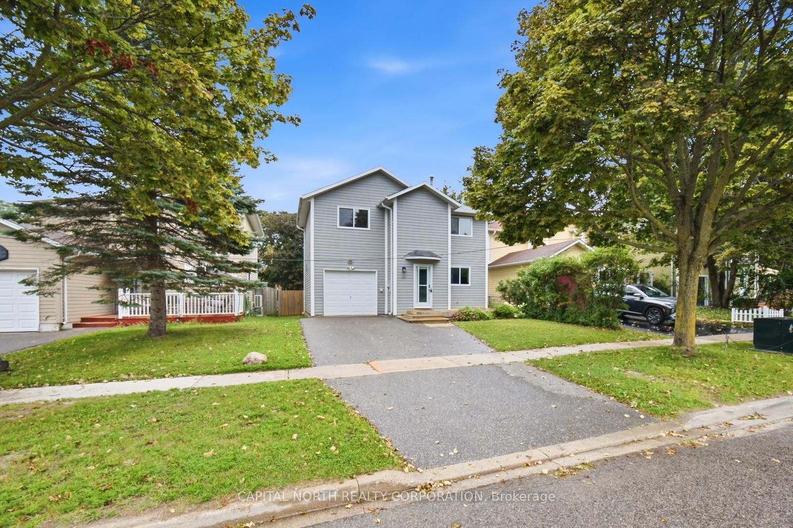 63 Elizabeth Street, Barrie, ON L4N 6M4 photo 2