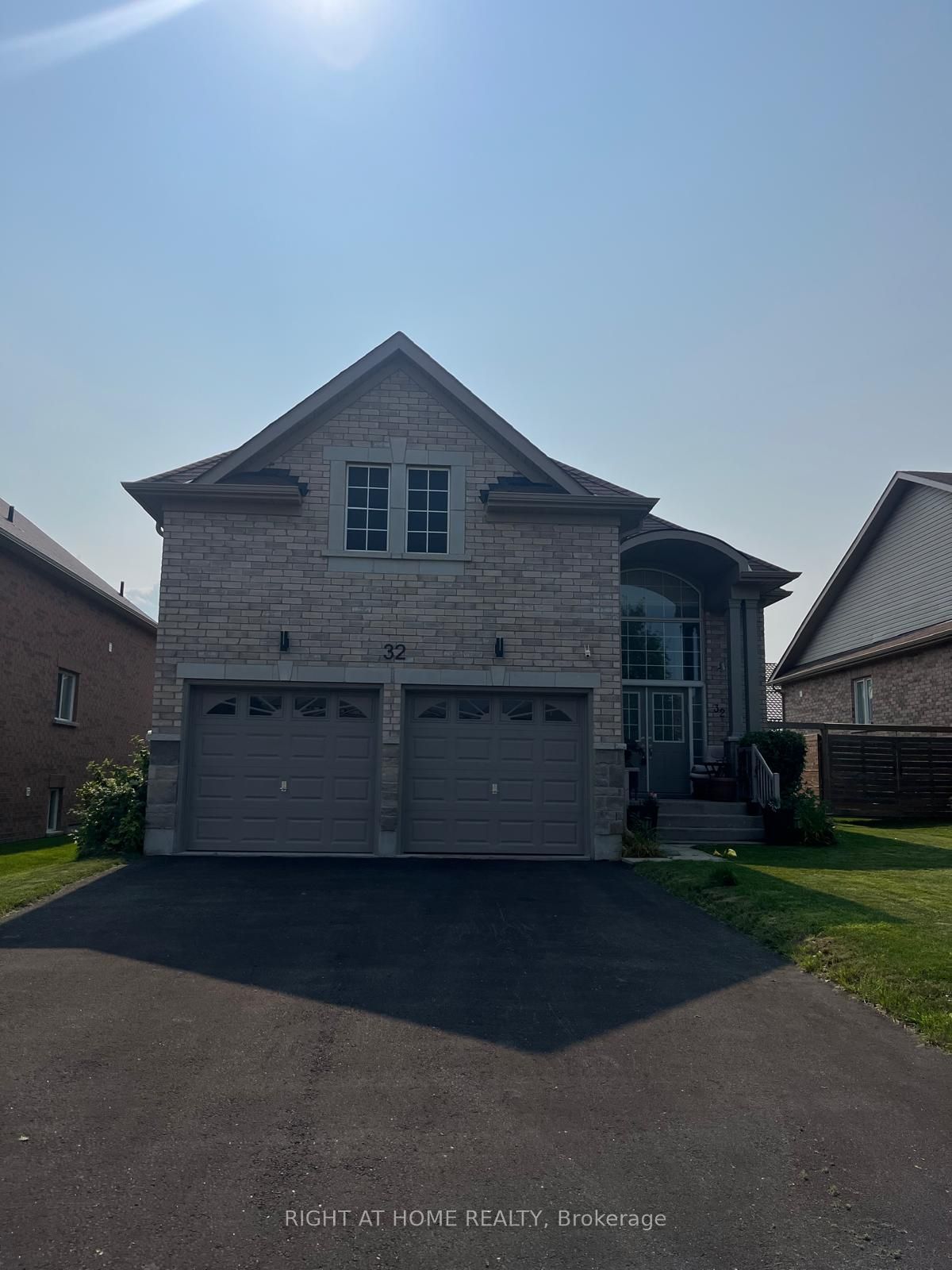 32 Middleton Drive, Wasaga Beach, ON L9Z 0G8