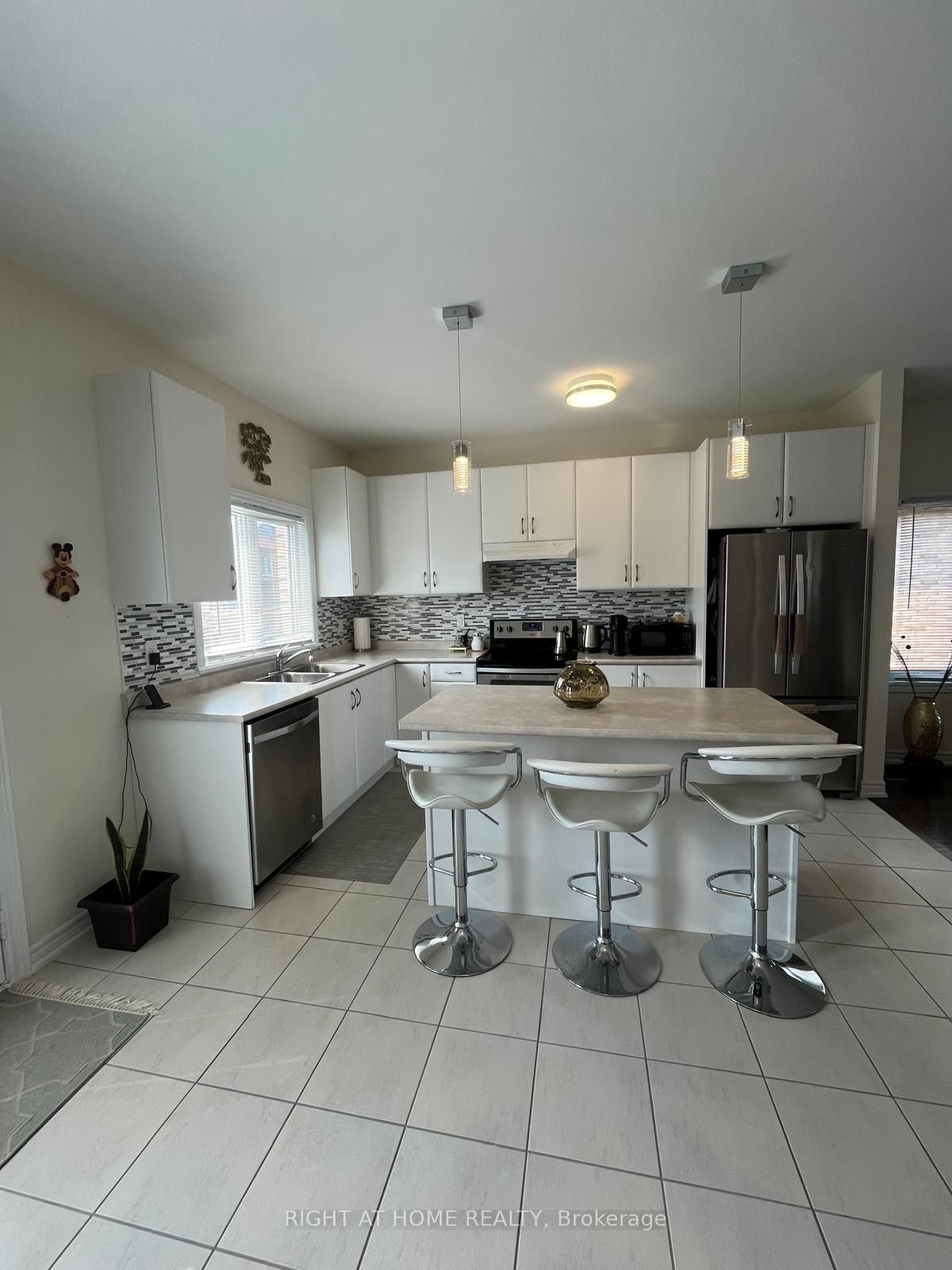 32 Middleton Drive, Wasaga Beach, ON L9Z 0G8 photo 4