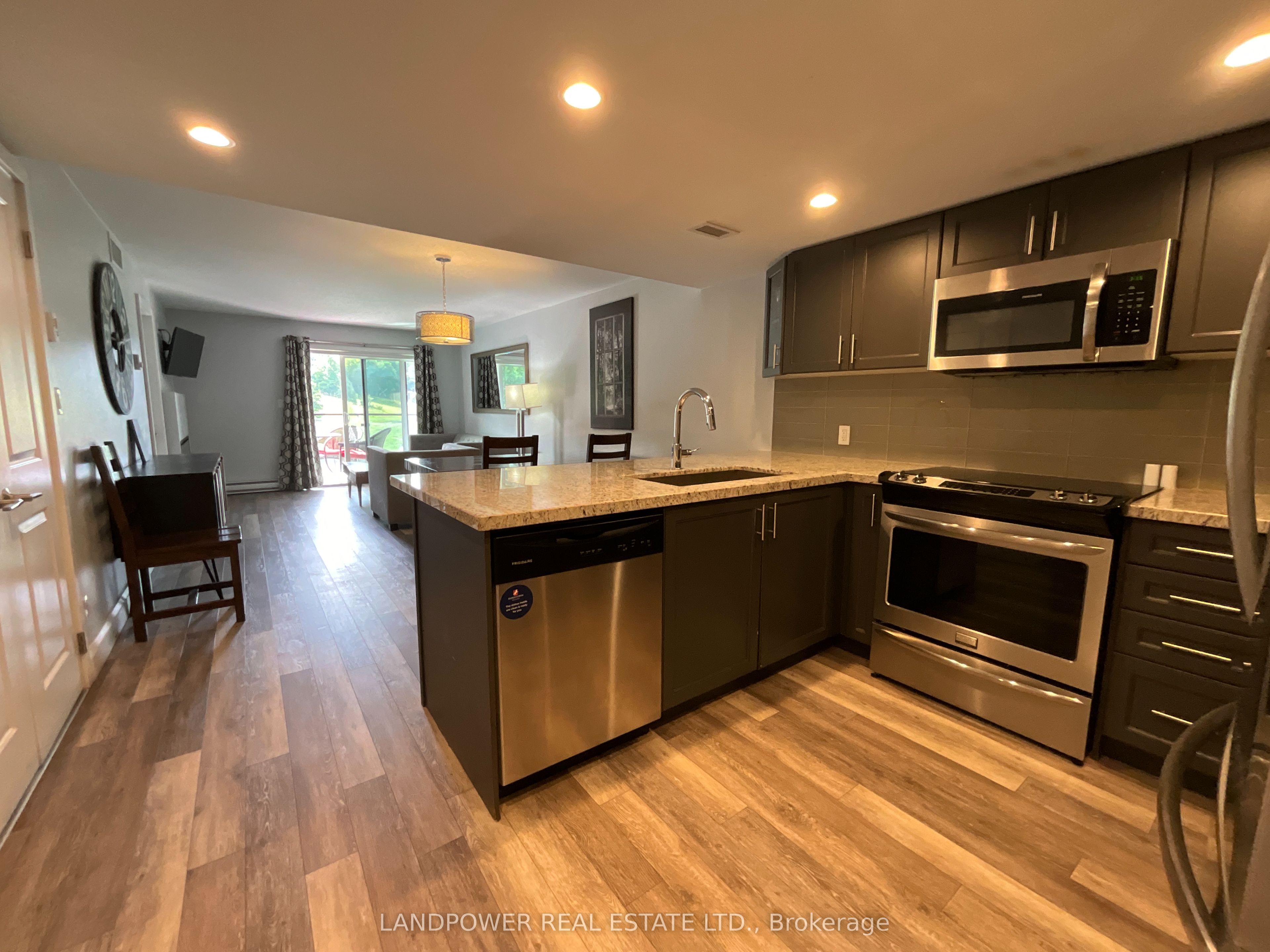 80 Horseshoe Boulevard 403, Oro-Medonte, ON L4M 4Y8 photo 3