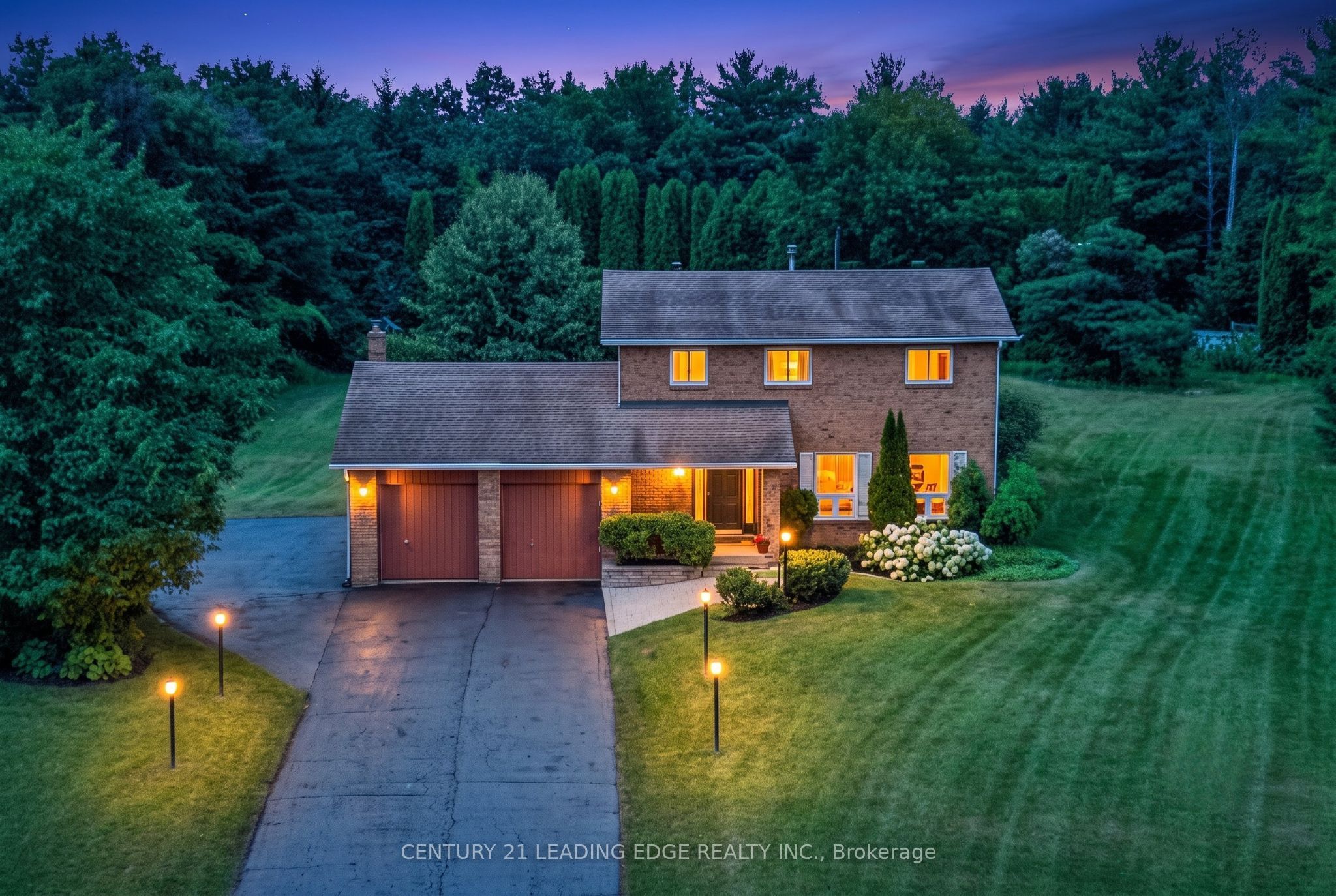 6 Cairns Boulevard, Springwater, ON L9X 0N8