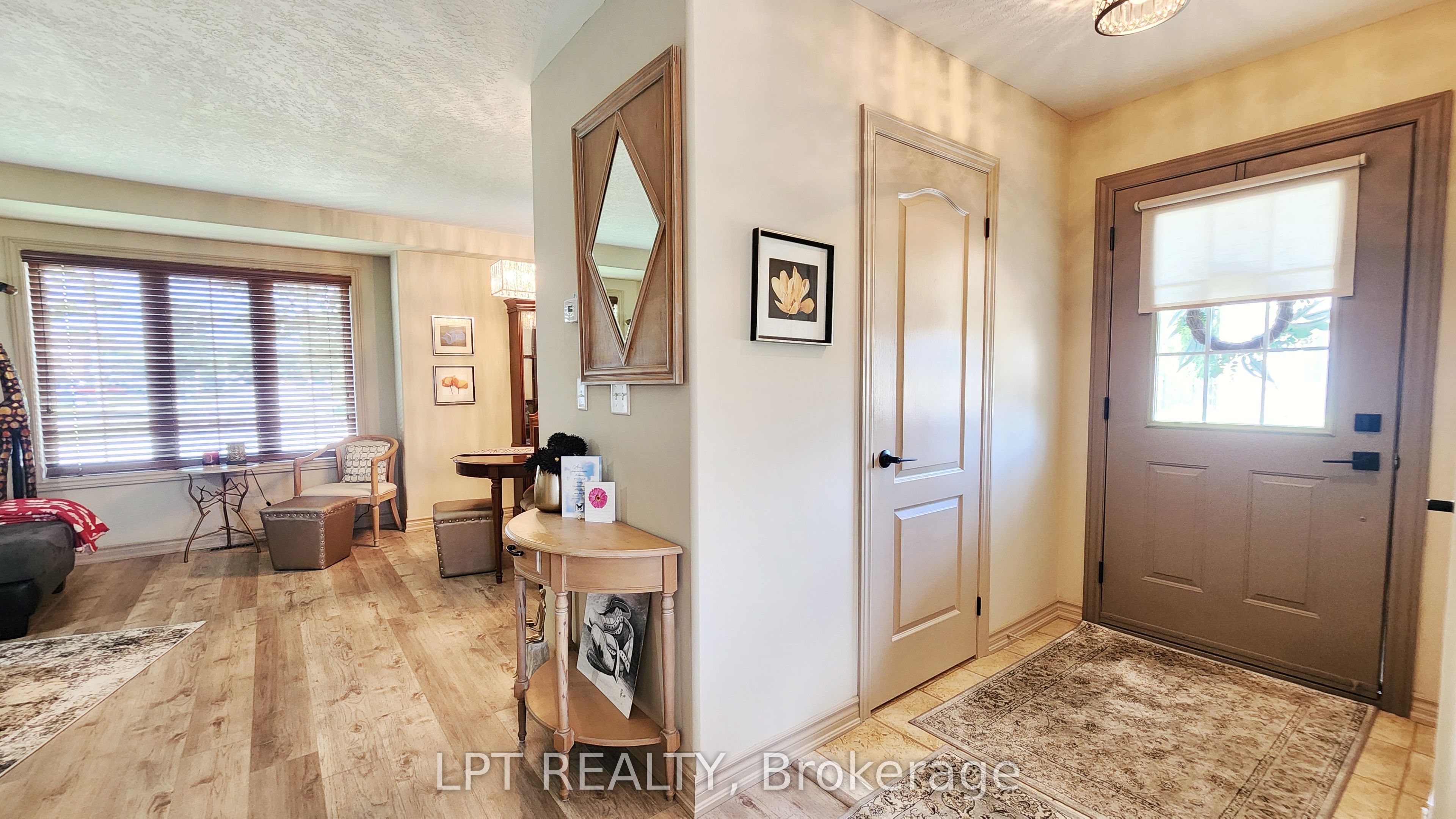 17 Silver Maple Crescent, Barrie, ON L4N 0Y4 photo 4