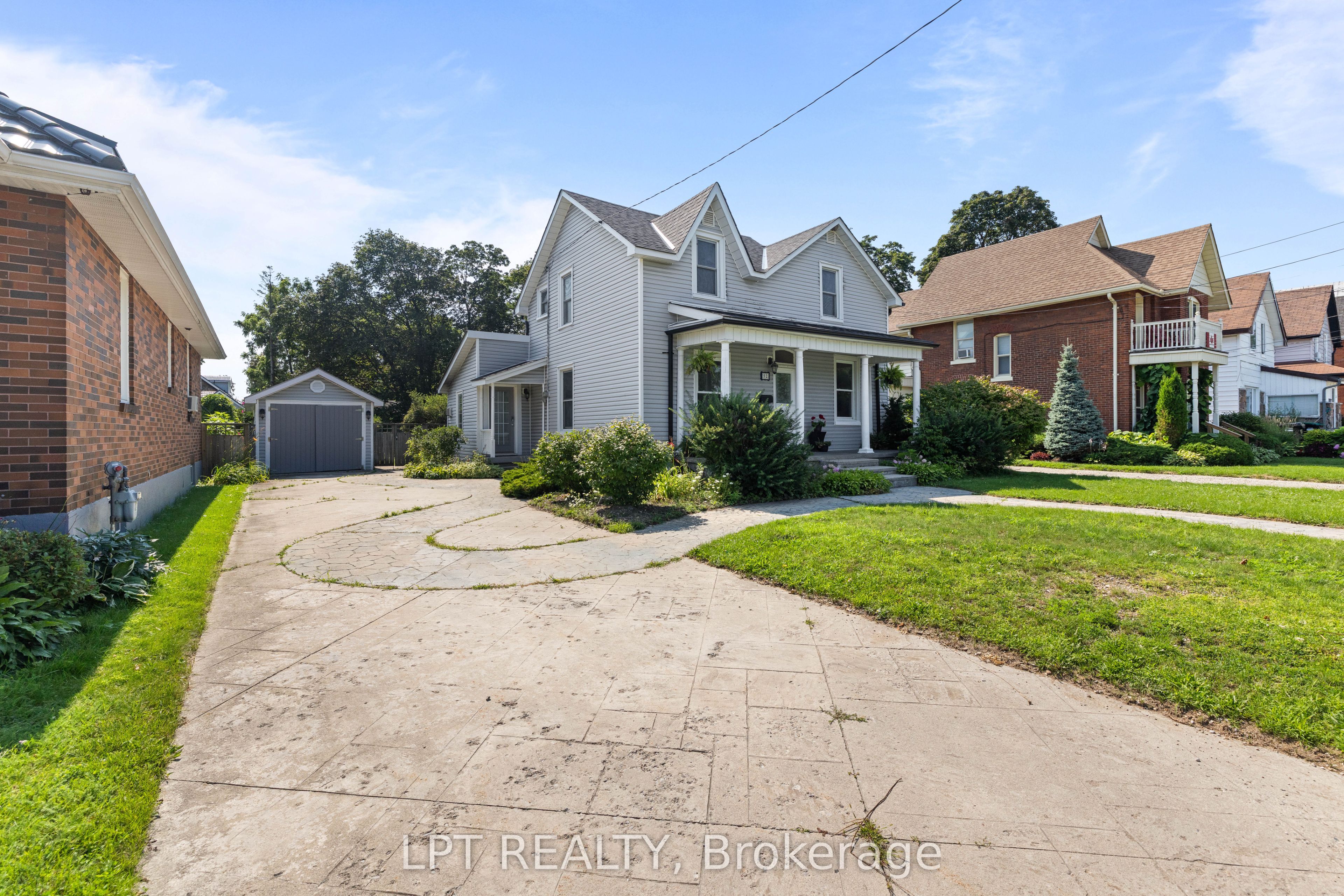 52 Parkside Drive E, Barrie, ON L4N 1W9 photo 2