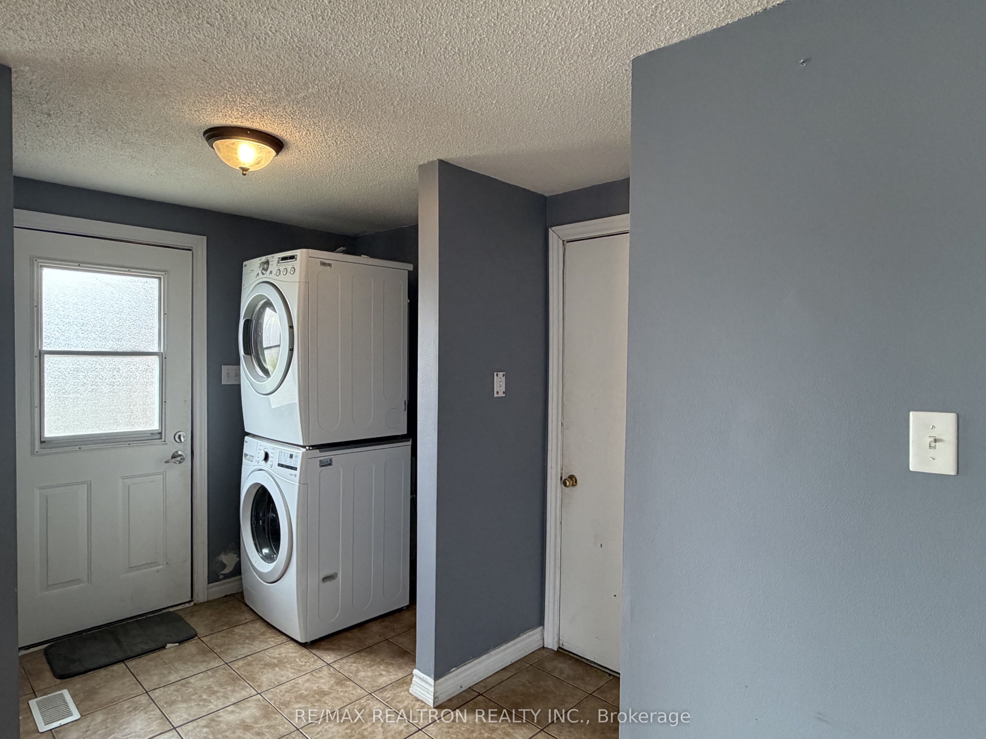 420 Grove Street E, Barrie, ON L4M 5R9 photo 3