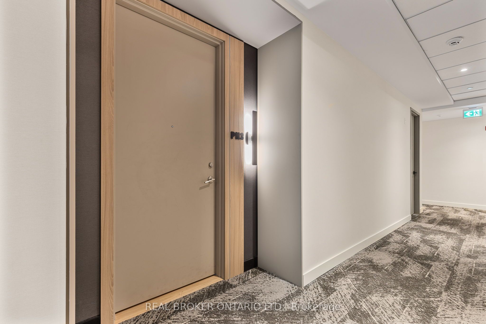 185 Dunlop Street E PH 3, Barrie, ON L4M 0L7 photo 2