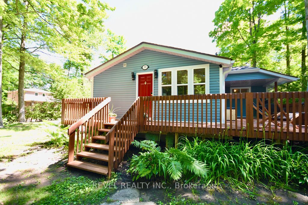 39 Domar Road, Tiny, ON L0L 2J0