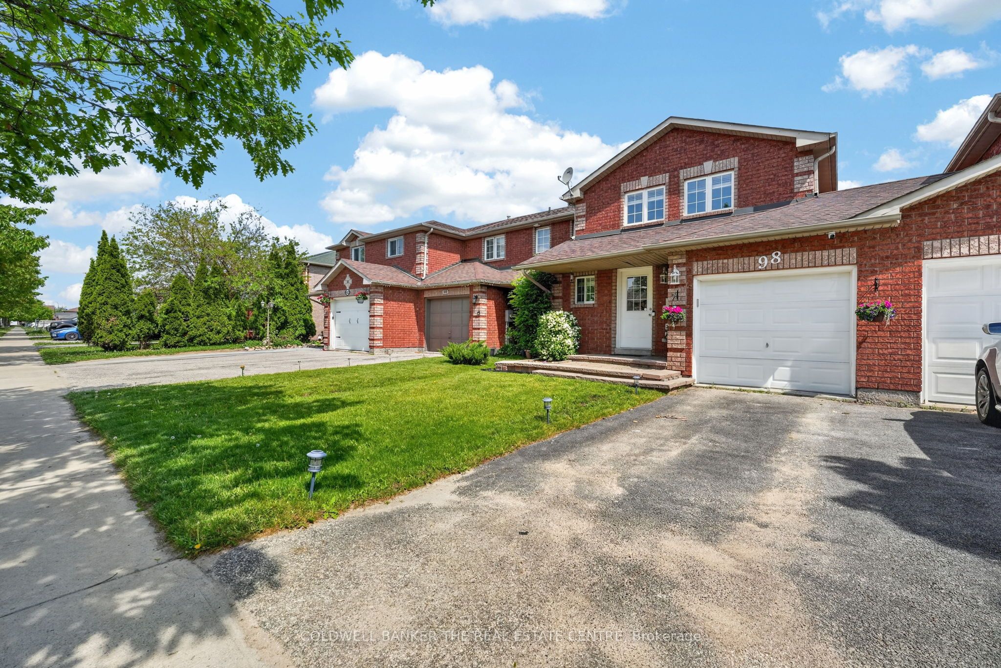 98 Cheltenham Road, Barrie, ON L4M 6S7 photo 2