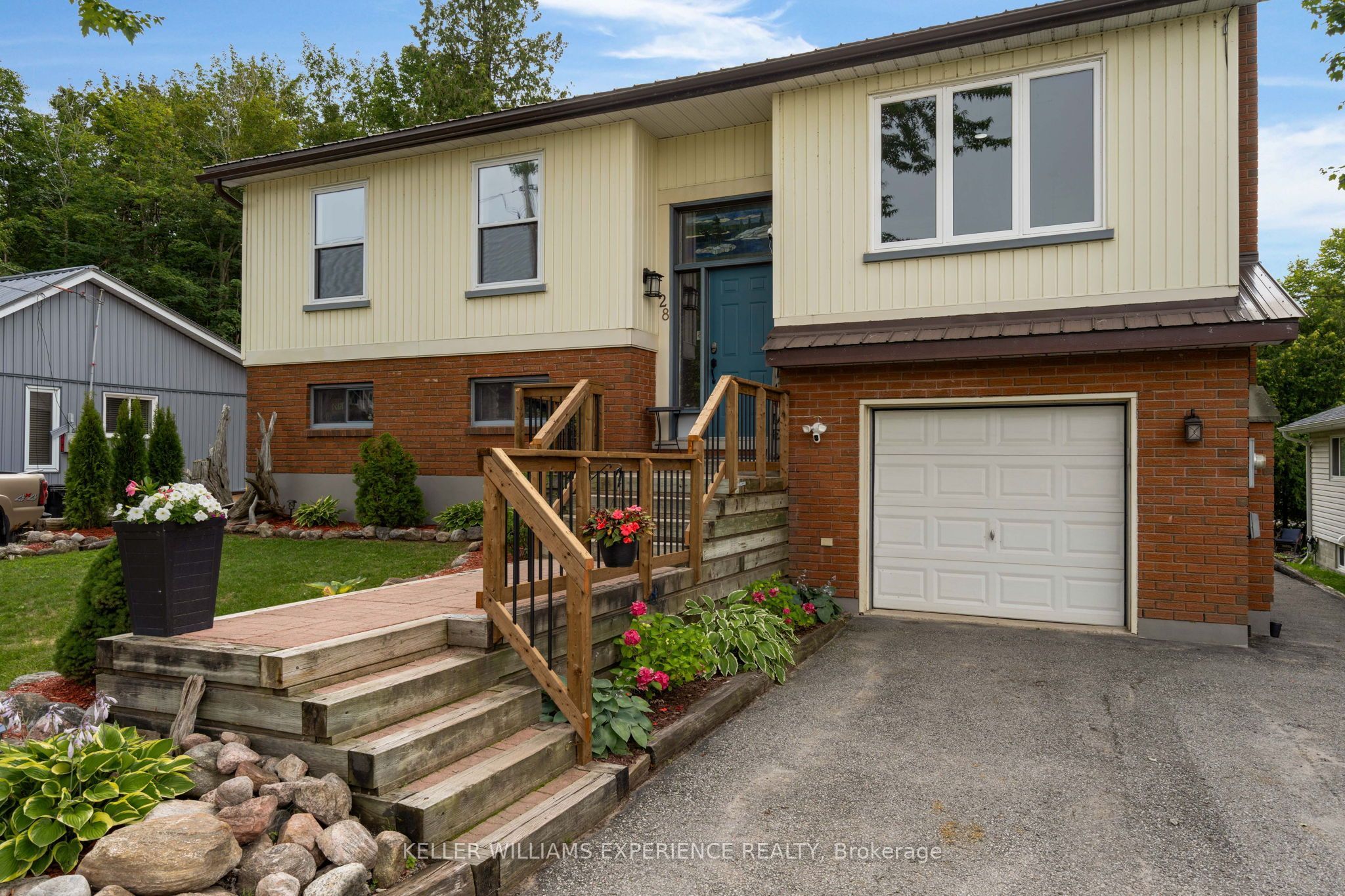 28 Park Street, Tay, ON L0K 2A0