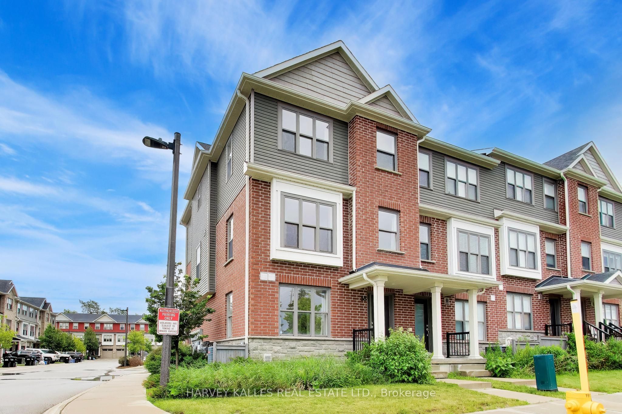 1 Leggott Avenue 38, Barrie, ON L4M 0K7 photo 2
