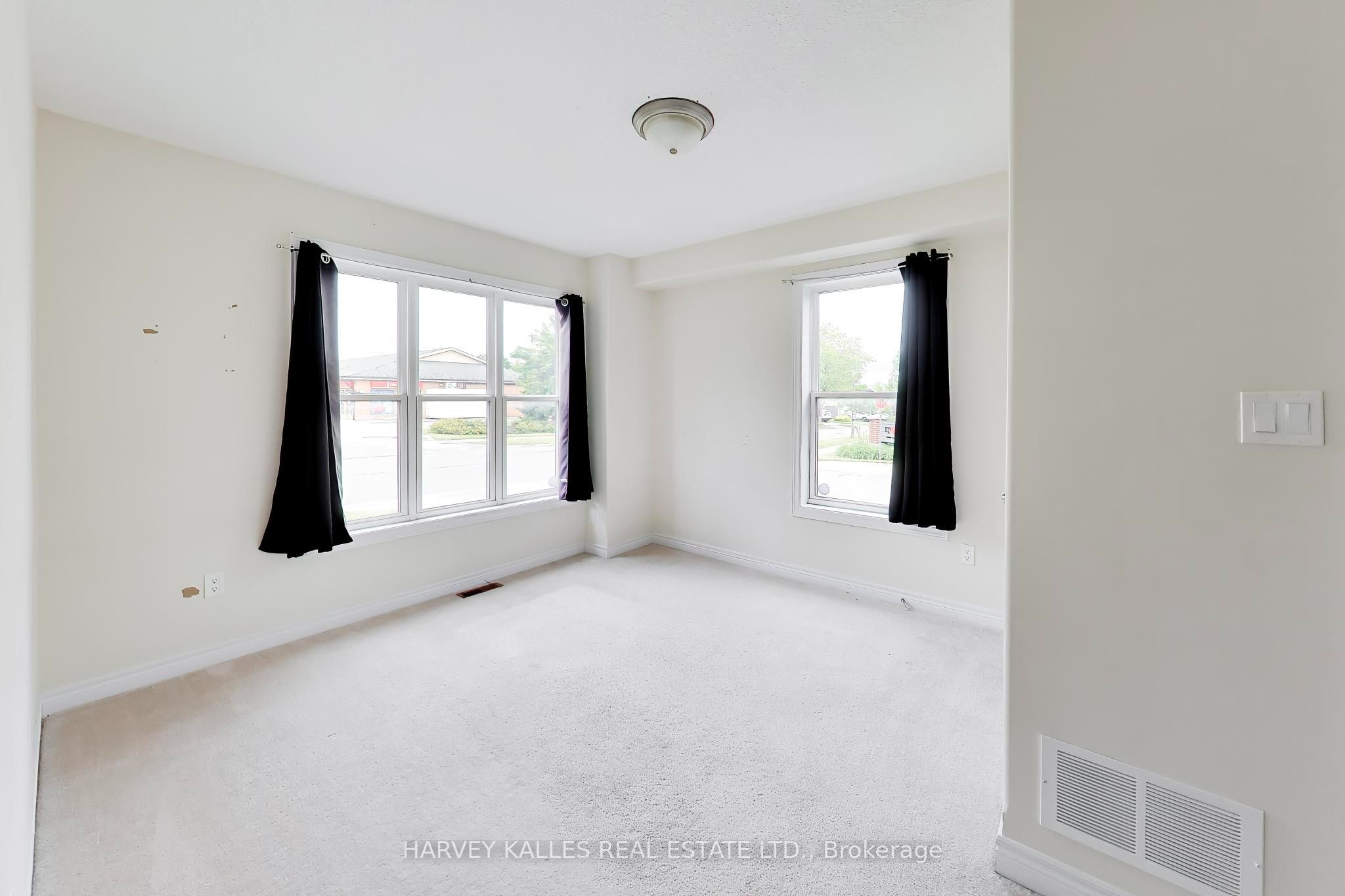 1 Leggott Avenue 38, Barrie, ON L4M 0K7 photo 5