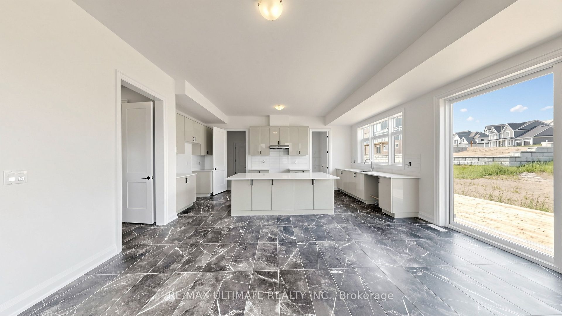 12 Aldwinckle Avenue, Oro-Medonte, ON L0L 2L0 photo 2