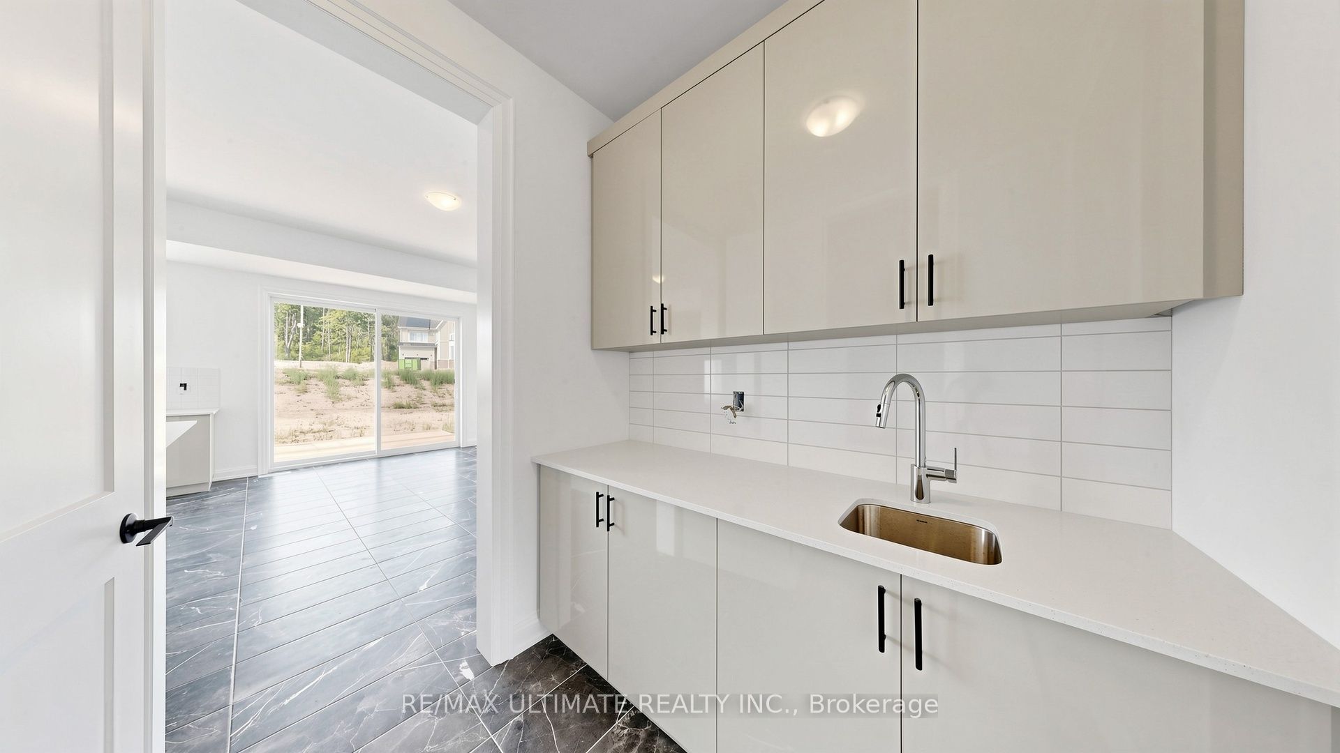 12 Aldwinckle Avenue, Oro-Medonte, ON L0L 2L0 photo 5