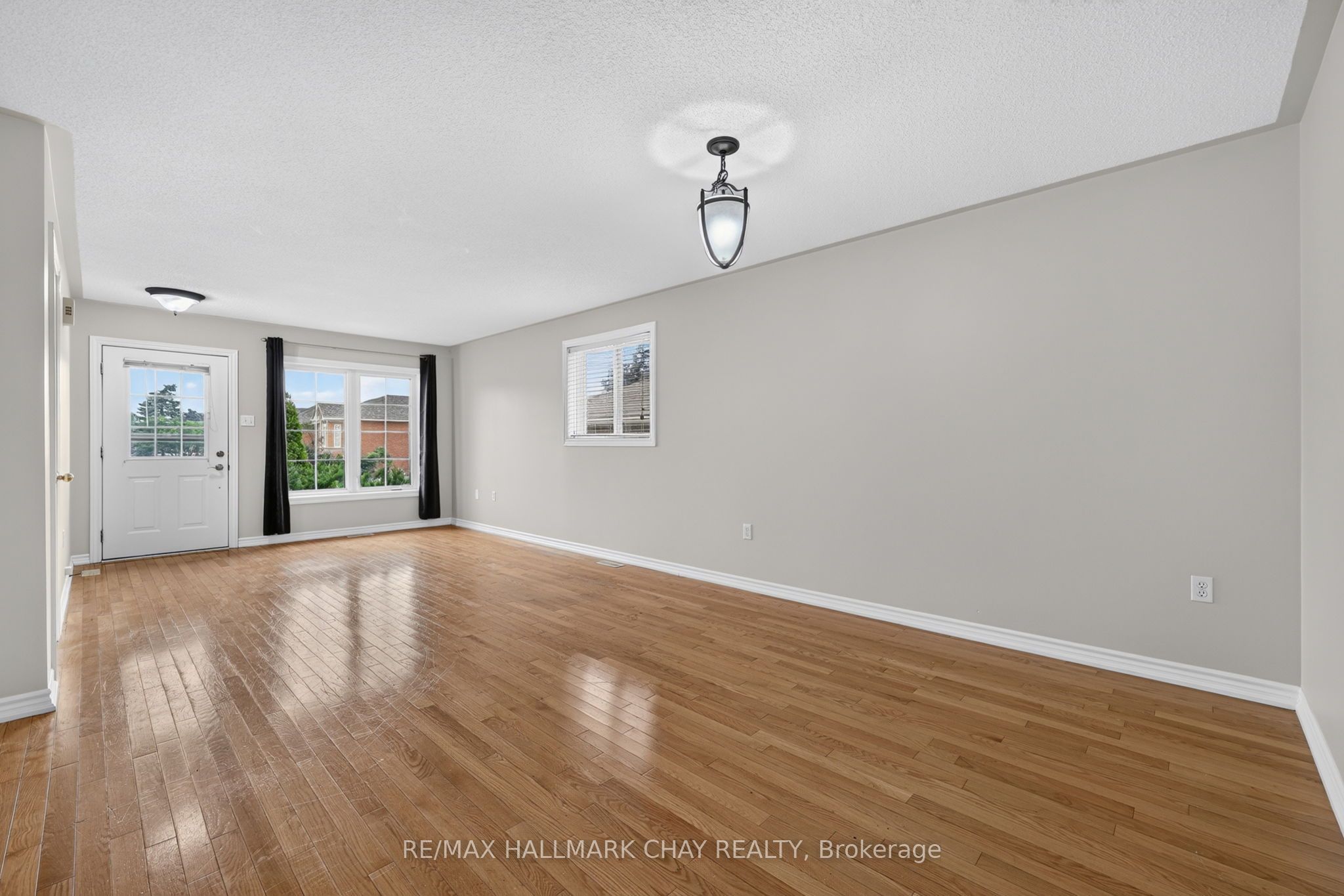 39 Hanmer Street E, Barrie, ON L4M 6V3 photo 5