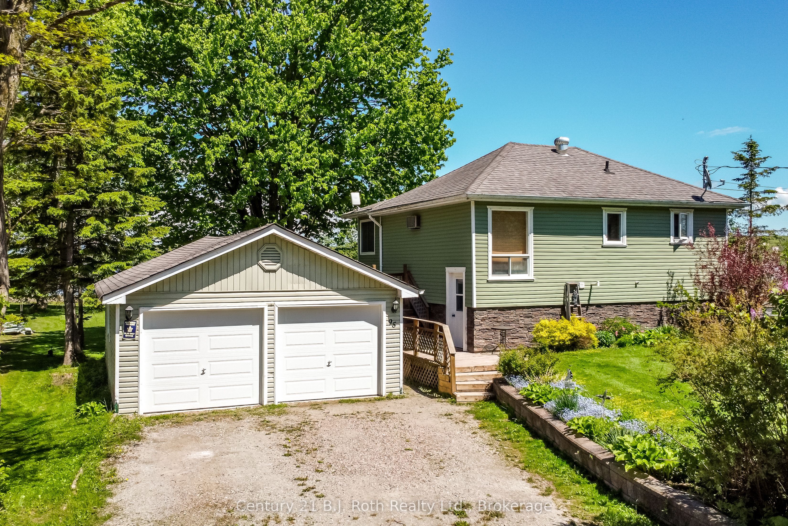 95 Maskinonge Road, Tay, ON L0K 2A0 photo 3