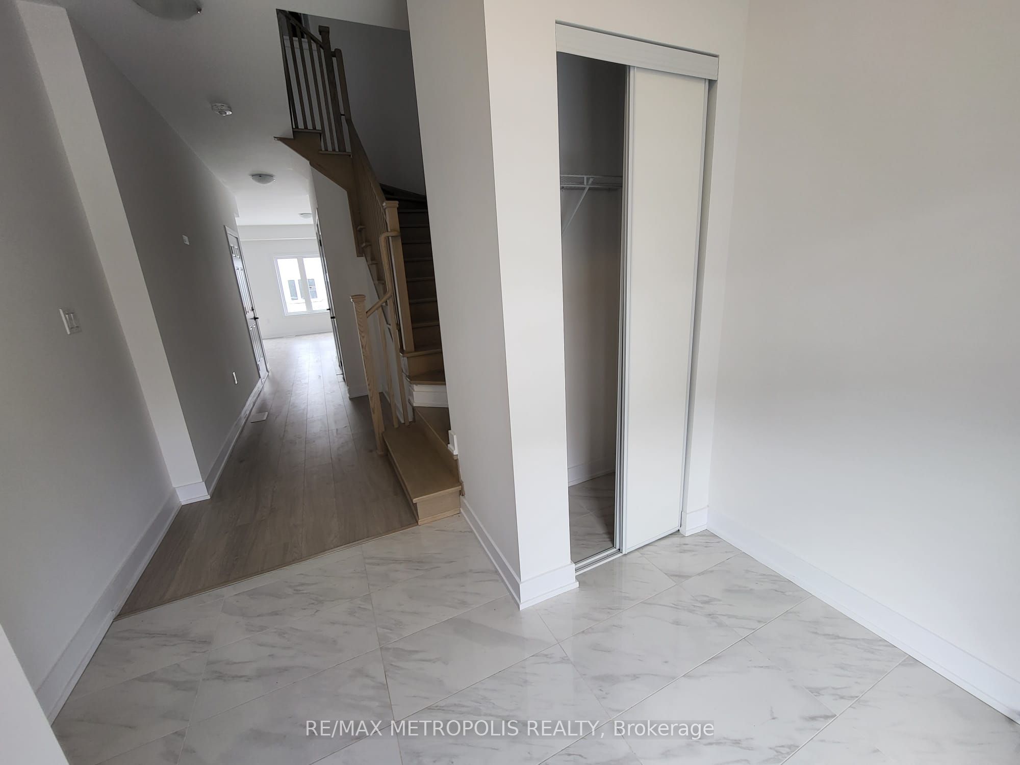 13 Hay Lane, Barrie, ON L9J 0V5 photo 3