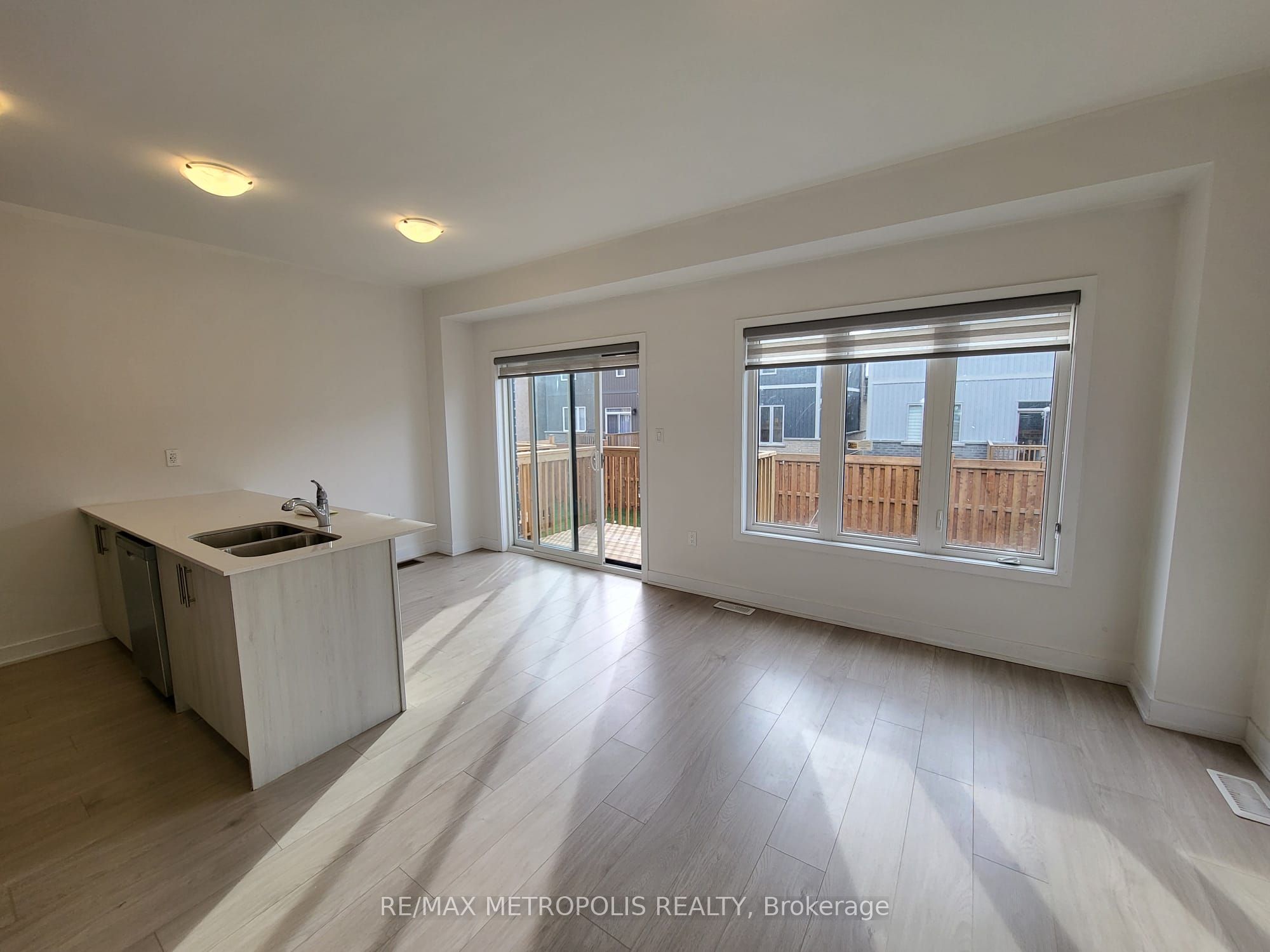 13 Hay Lane, Barrie, ON L9J 0V5 photo 5