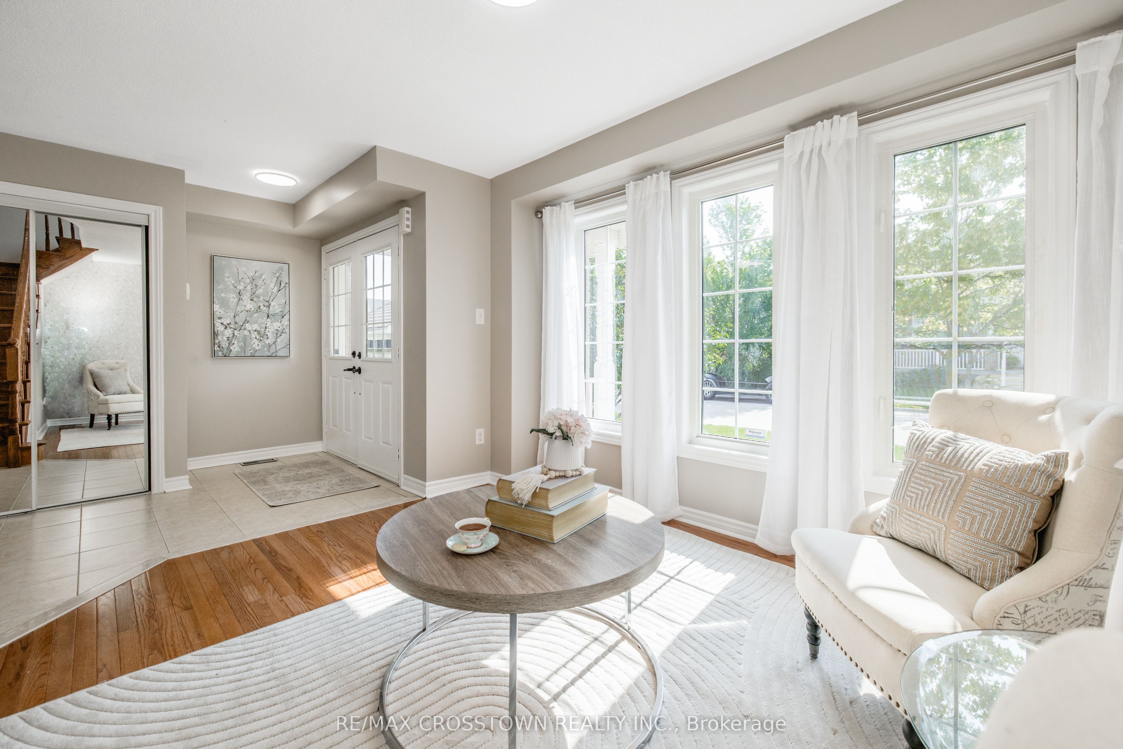 22 Maple Crown Terrace, Barrie, ON L4M 7H4 photo 3