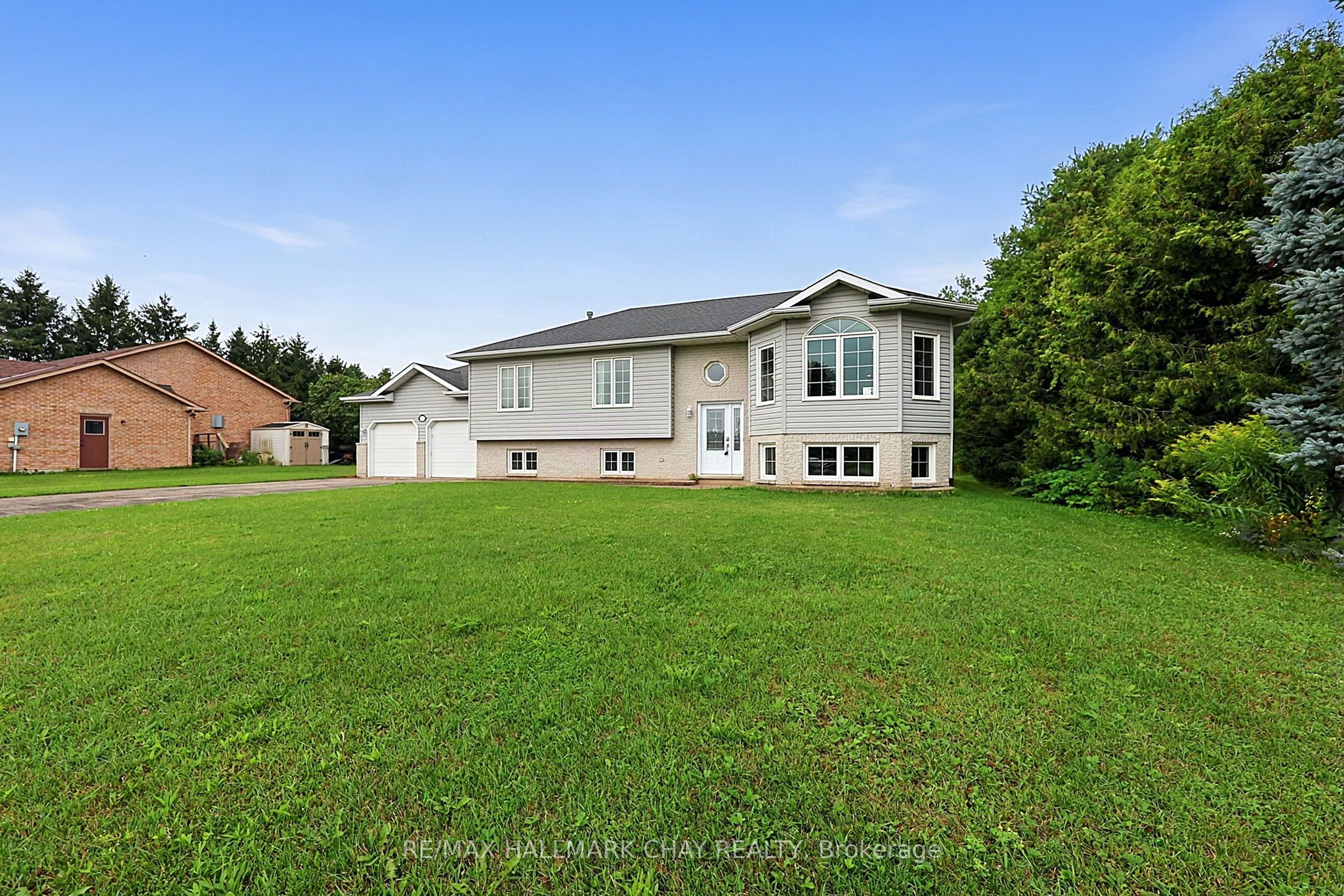 1 Dean Court, Wasaga Beach, ON L9Z 1J9 photo 2