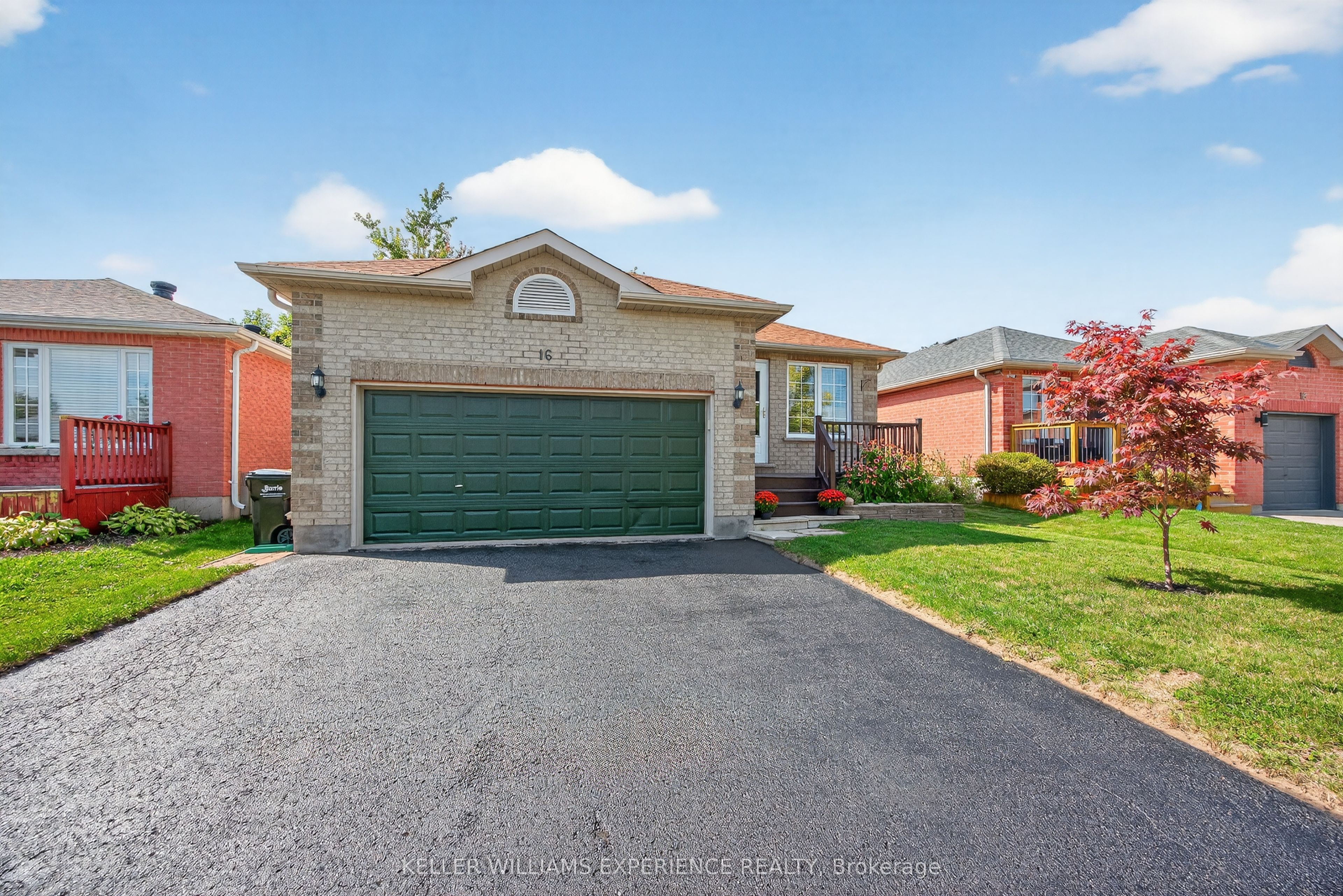 16 Larkin Drive, Barrie, ON L4M 7A9 photo 2