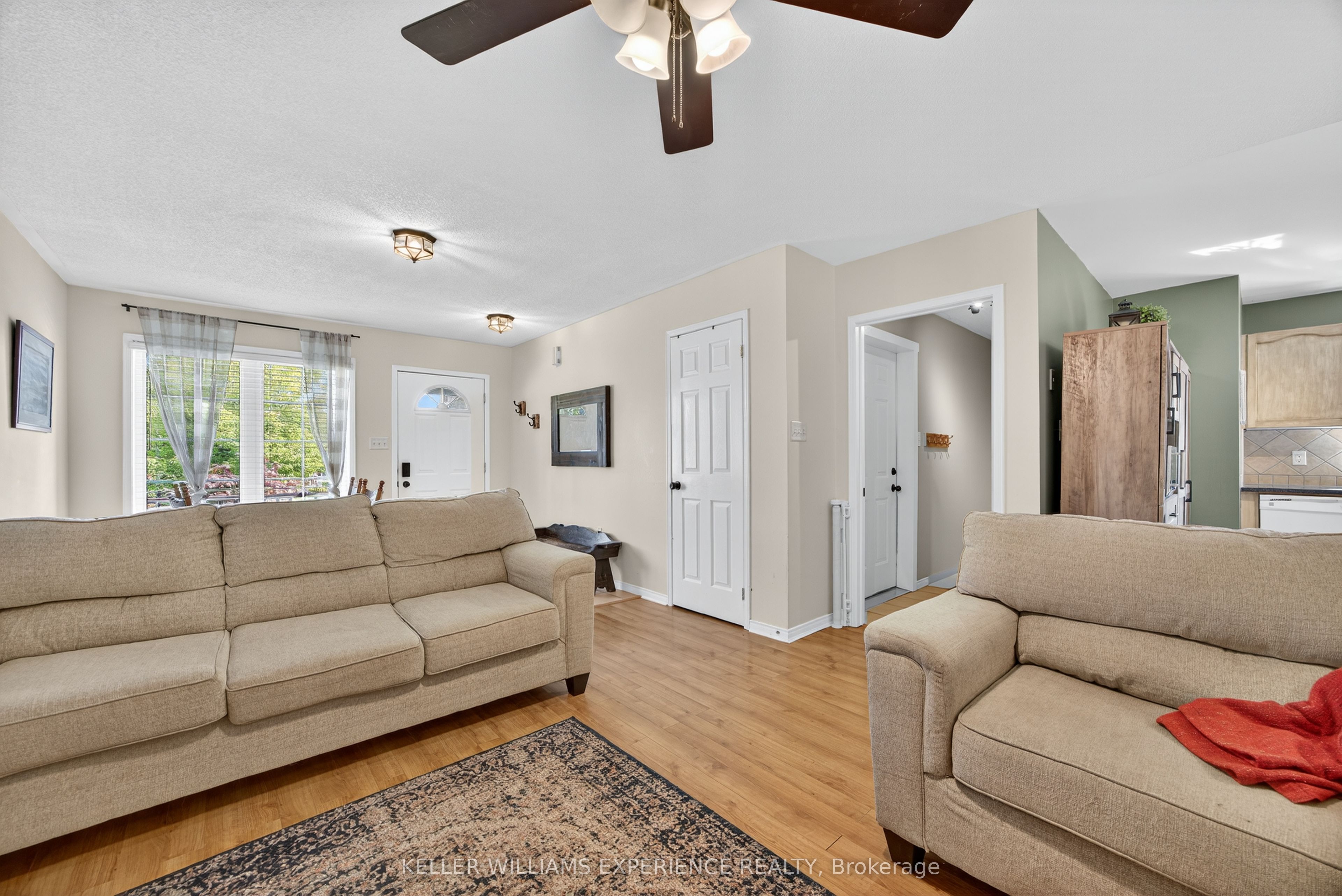 16 Larkin Drive, Barrie, ON L4M 7A9 photo 4