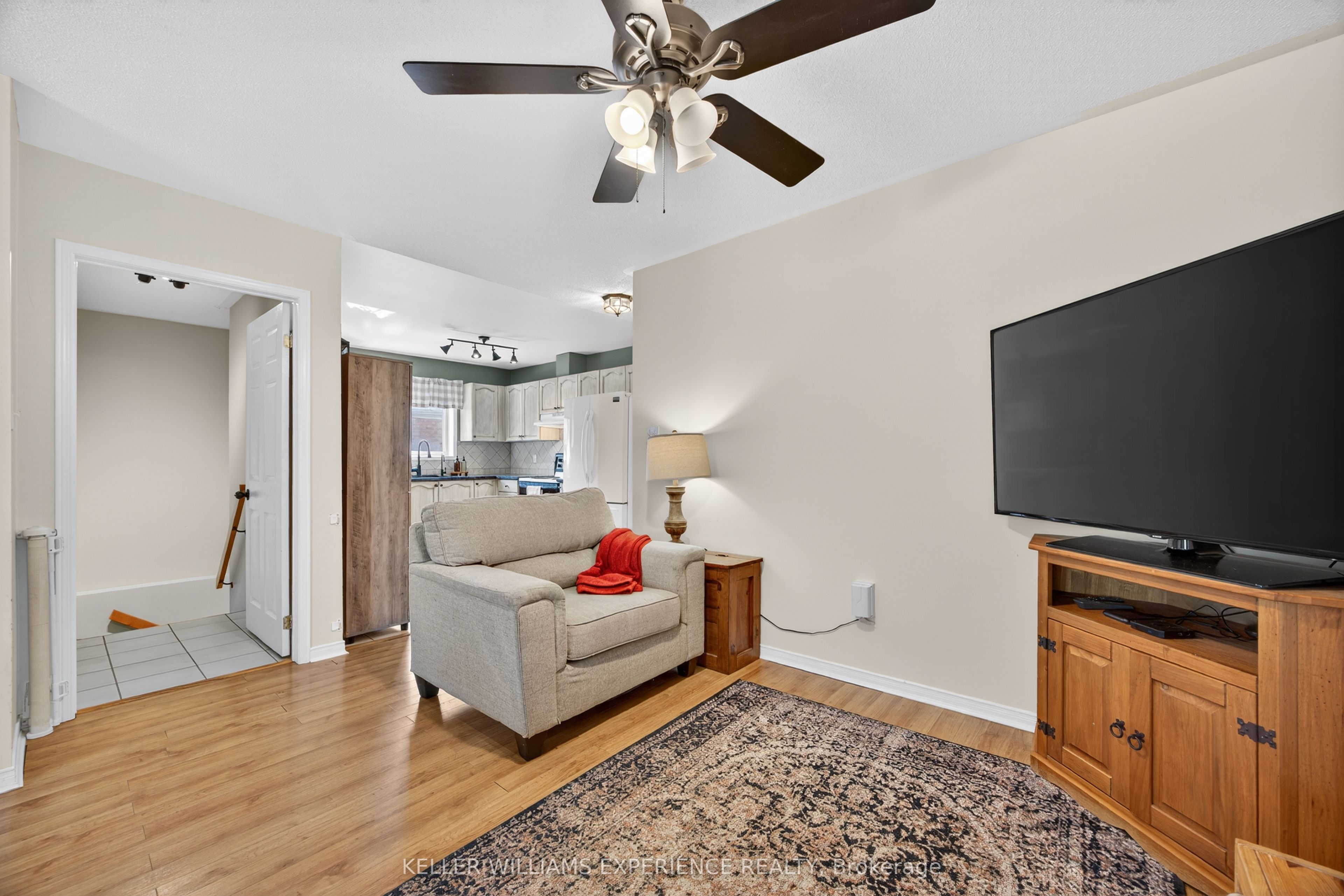 16 Larkin Drive, Barrie, ON L4M 7A9 photo 5