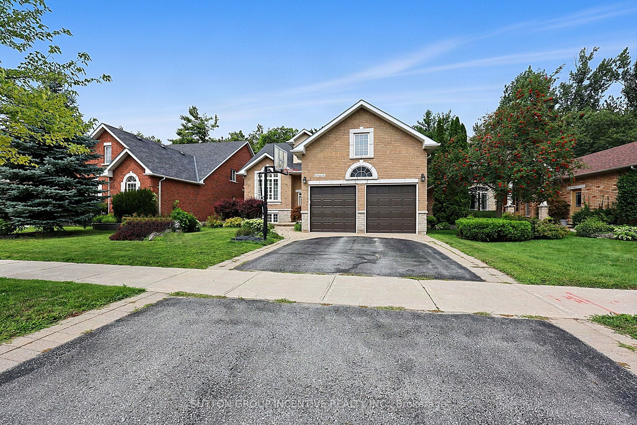 102 CUMMING Drive, Barrie, ON L4N 0C7 photo 2