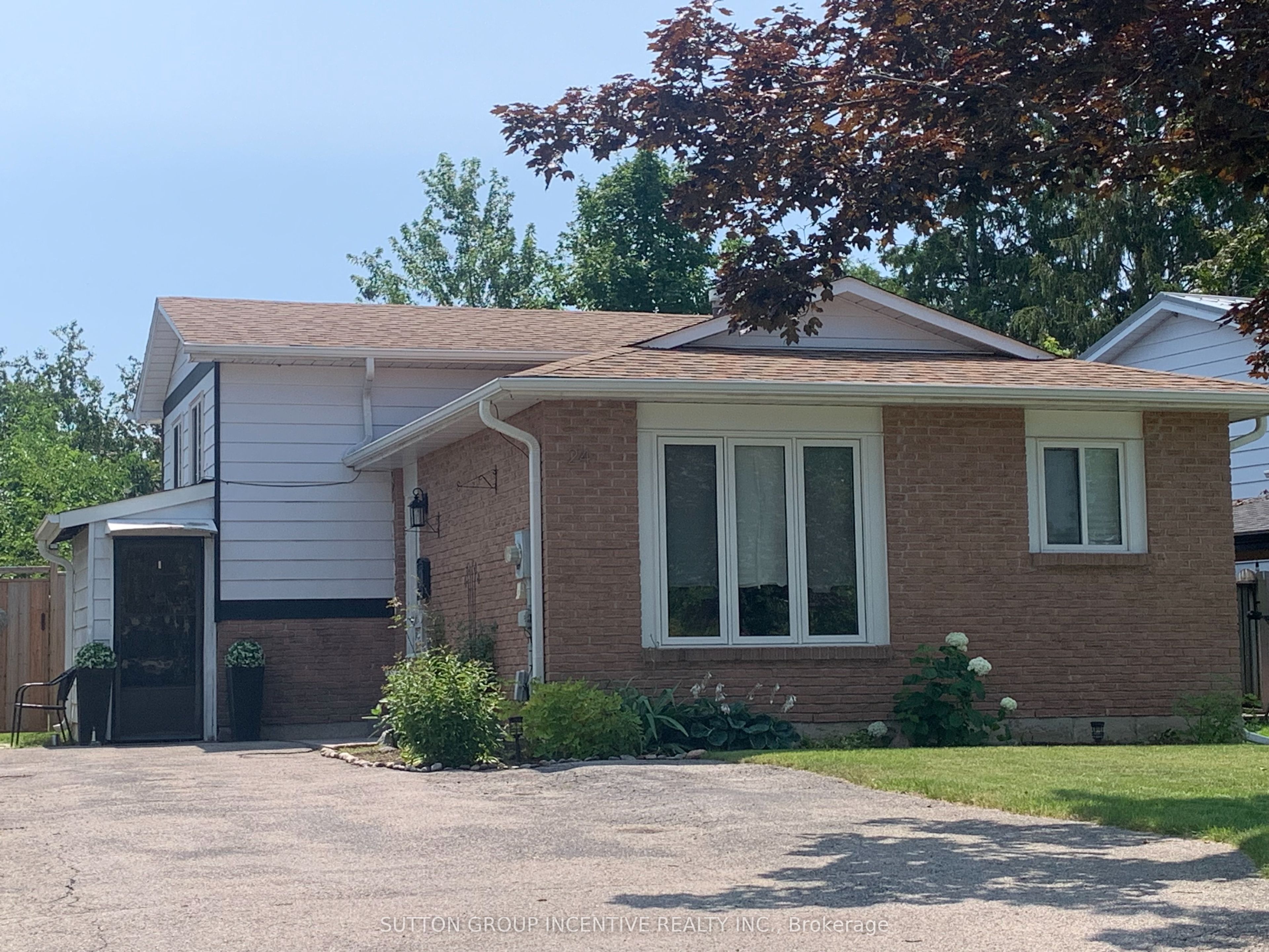 24 Frost Trail, Barrie, ON L4N 4X1