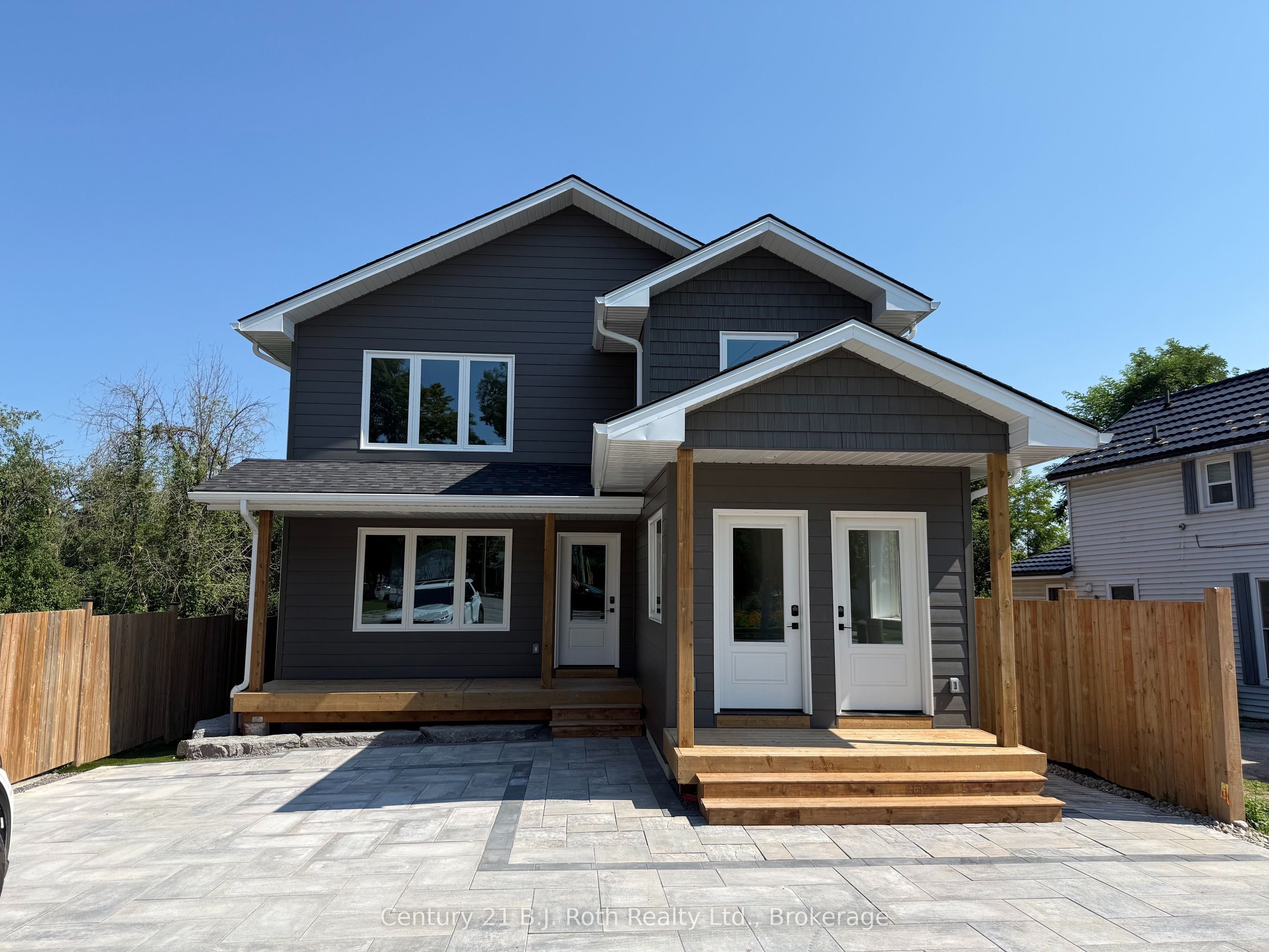 165 Barrie Road 1 (Main), Orillia, ON L3V 2P6