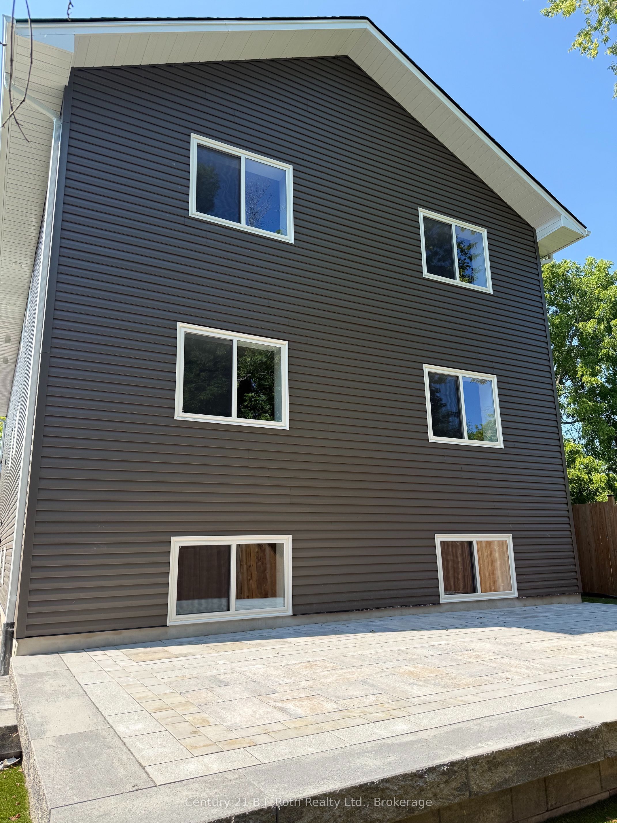 165 Barrie Road 3 (Lower), Orillia, ON L3V 2P6 photo 3
