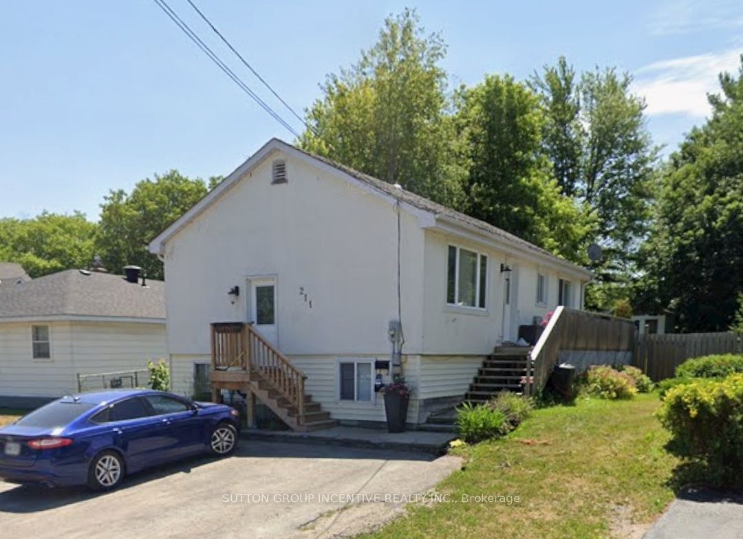 211 Cliff Road Lower, Barrie, ON L4N 3X5
